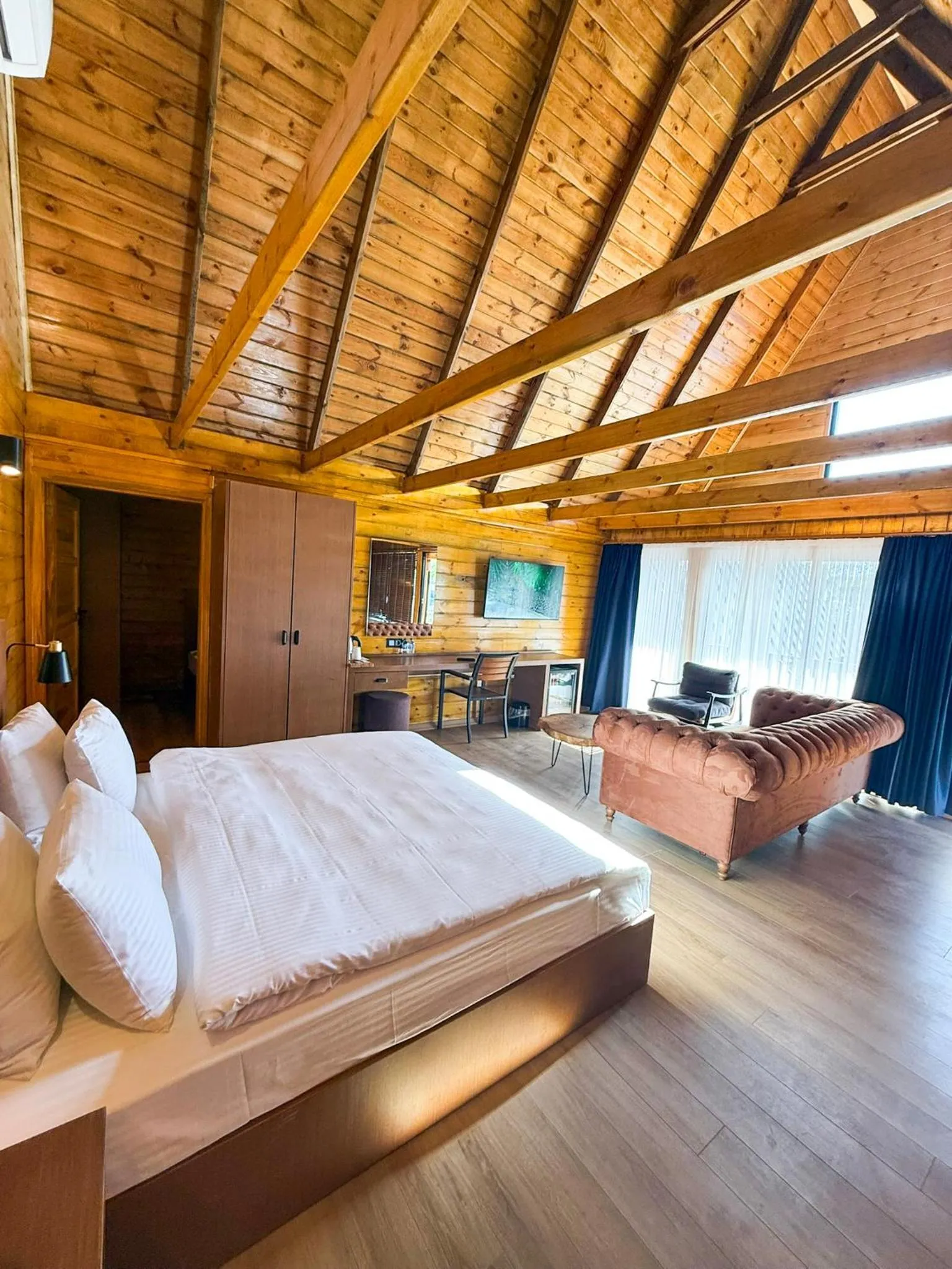 Bed in Navy Inn & Bungalows