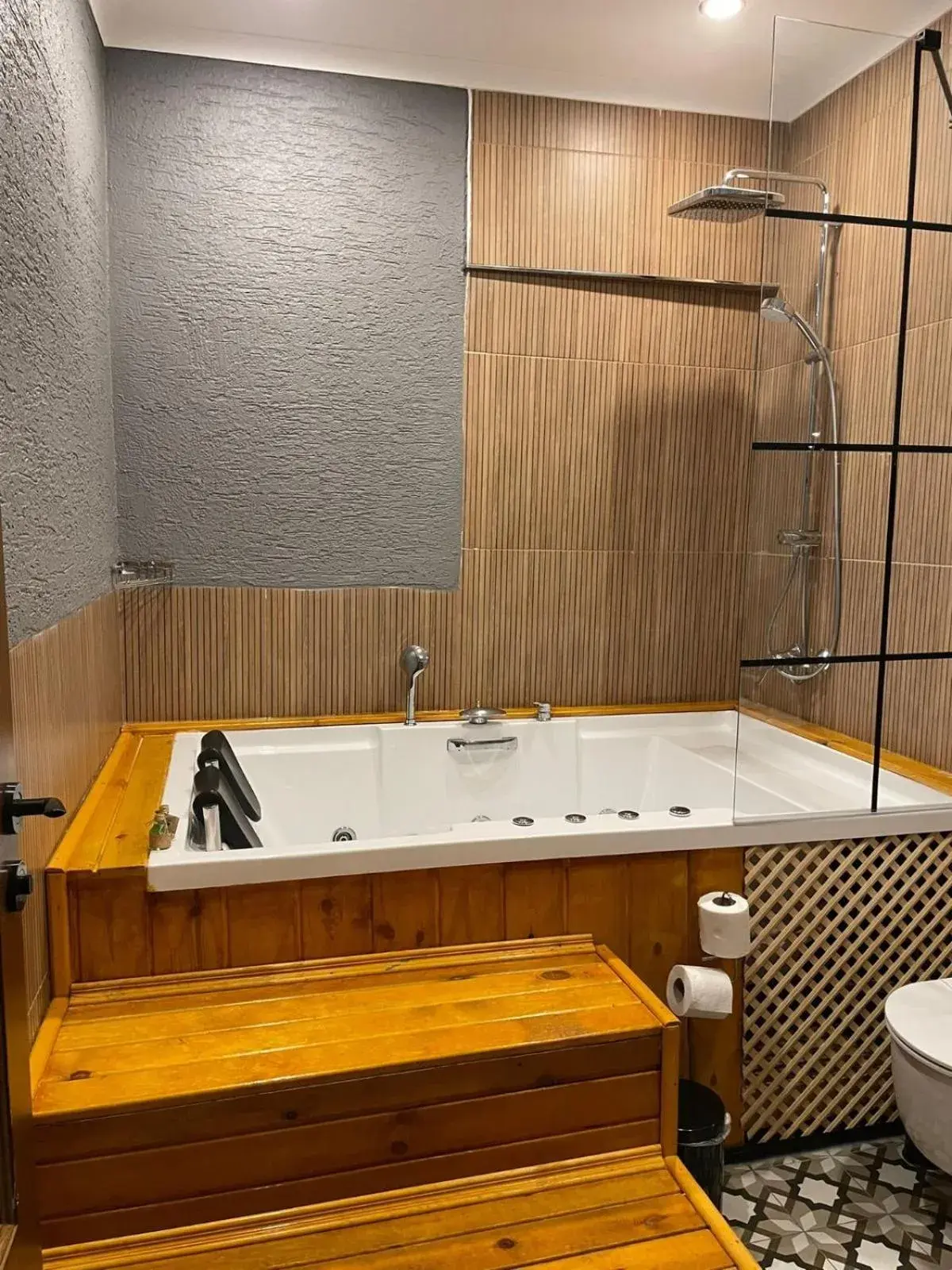 Deluxe Double Room (2 Adults + 1 Child) in Navy Inn & Bungalows Deluxe Double Room (2 Adults + 1 Child) in Navy Inn & Bungalows