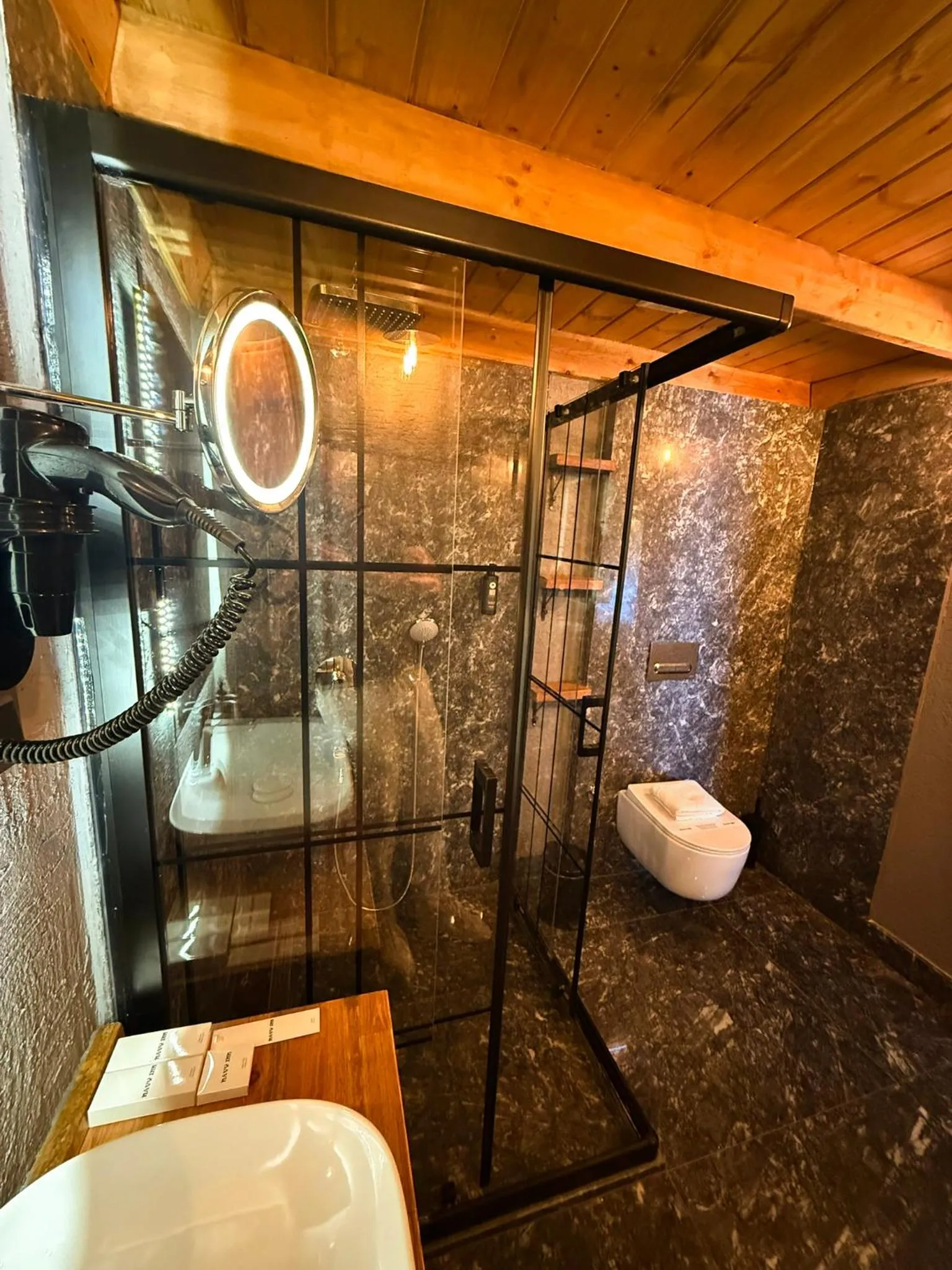 Bathroom in Navy Inn & Bungalows