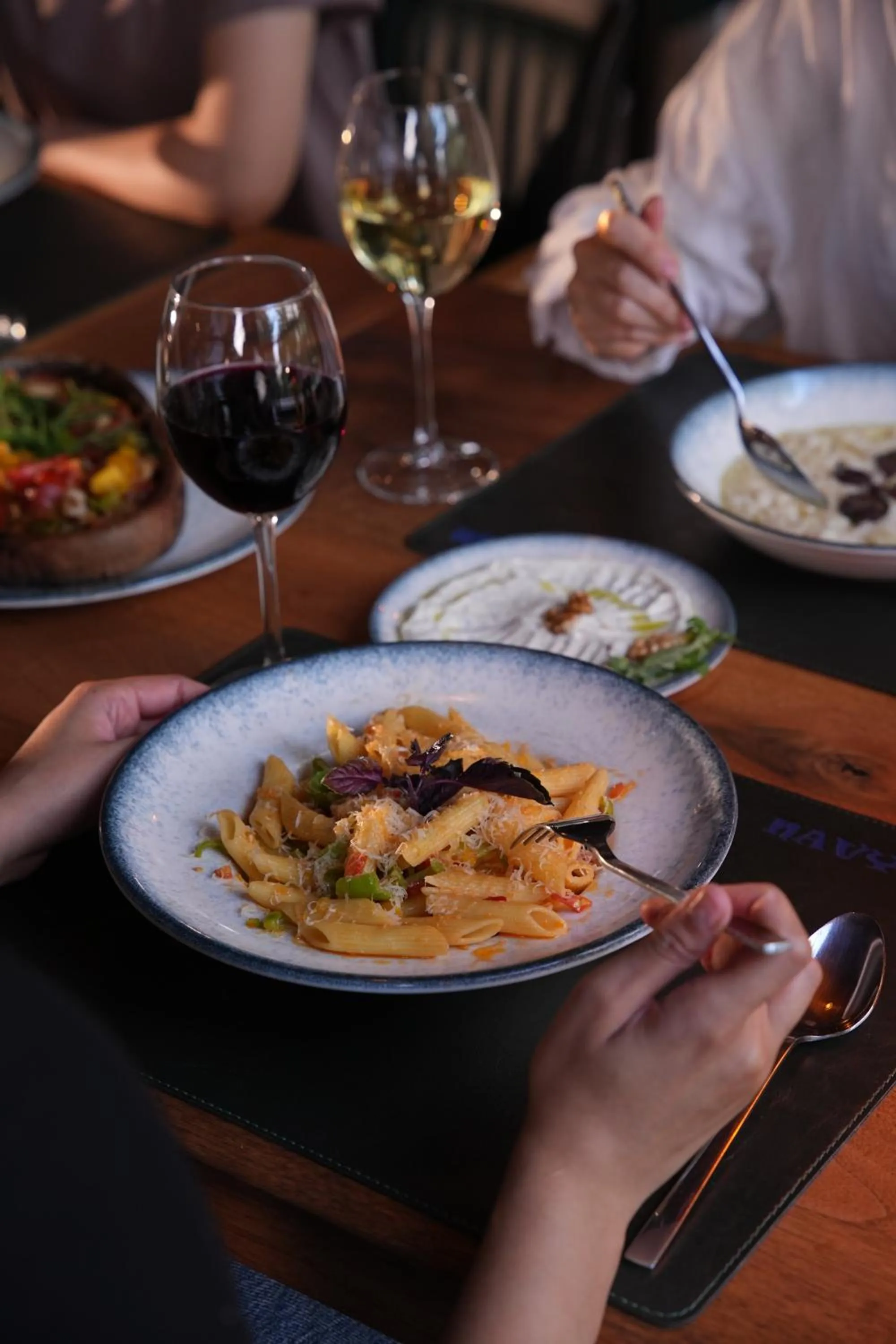 Lunch in Navy Inn & Bungalows