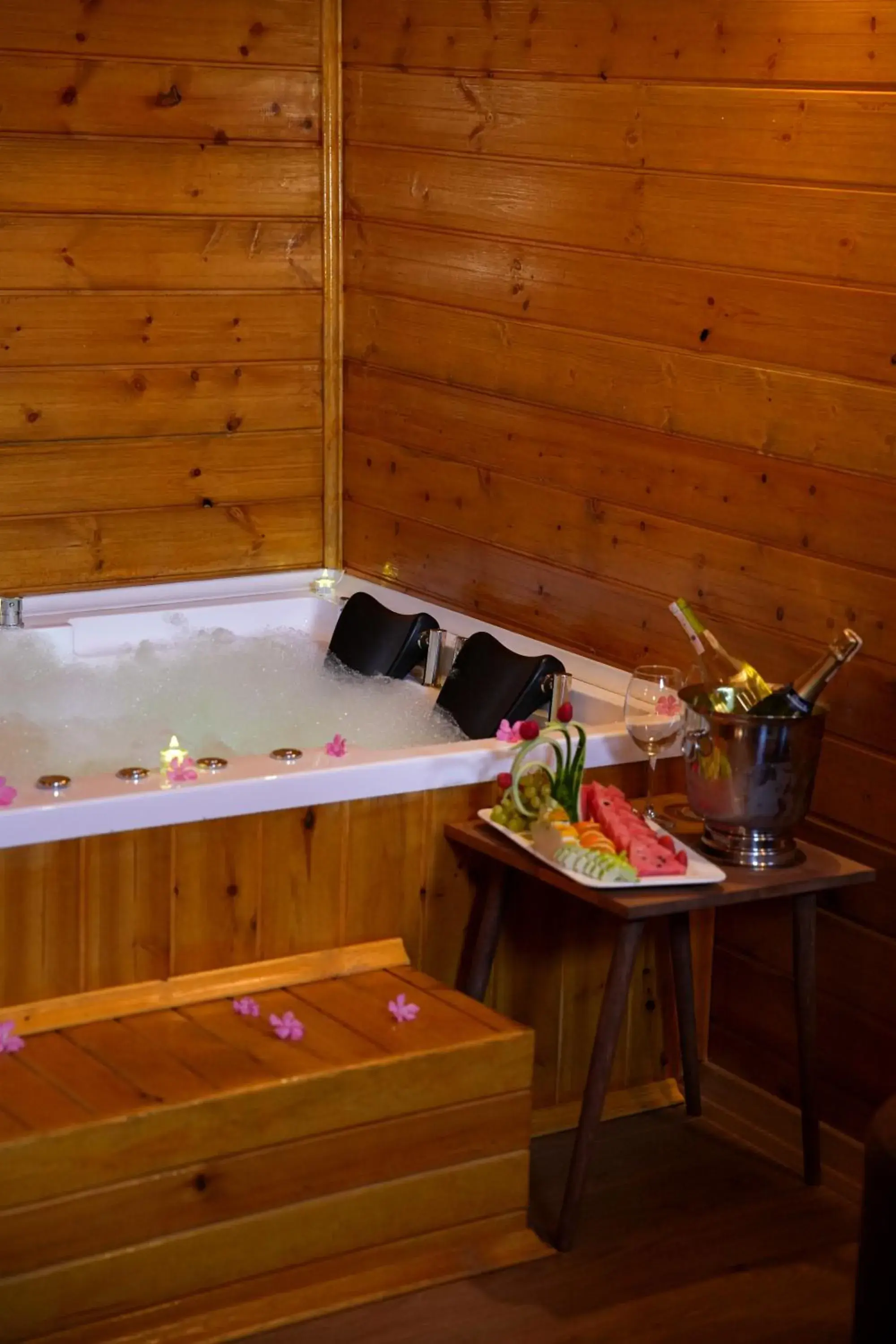 Deluxe Bungalow in Navy Inn & Bungalows Deluxe Bungalow in Navy Inn & Bungalows