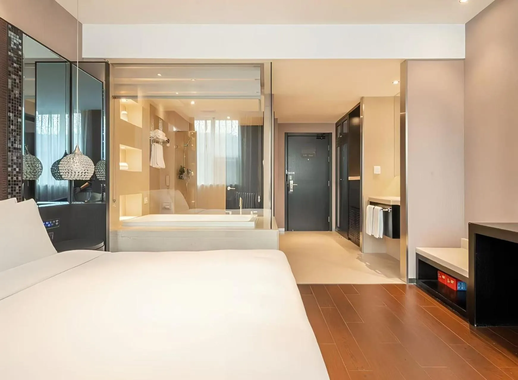 Photo of the whole room, Bed in Crystal Orange Hotel Shanghai Caohejing Yishan Road