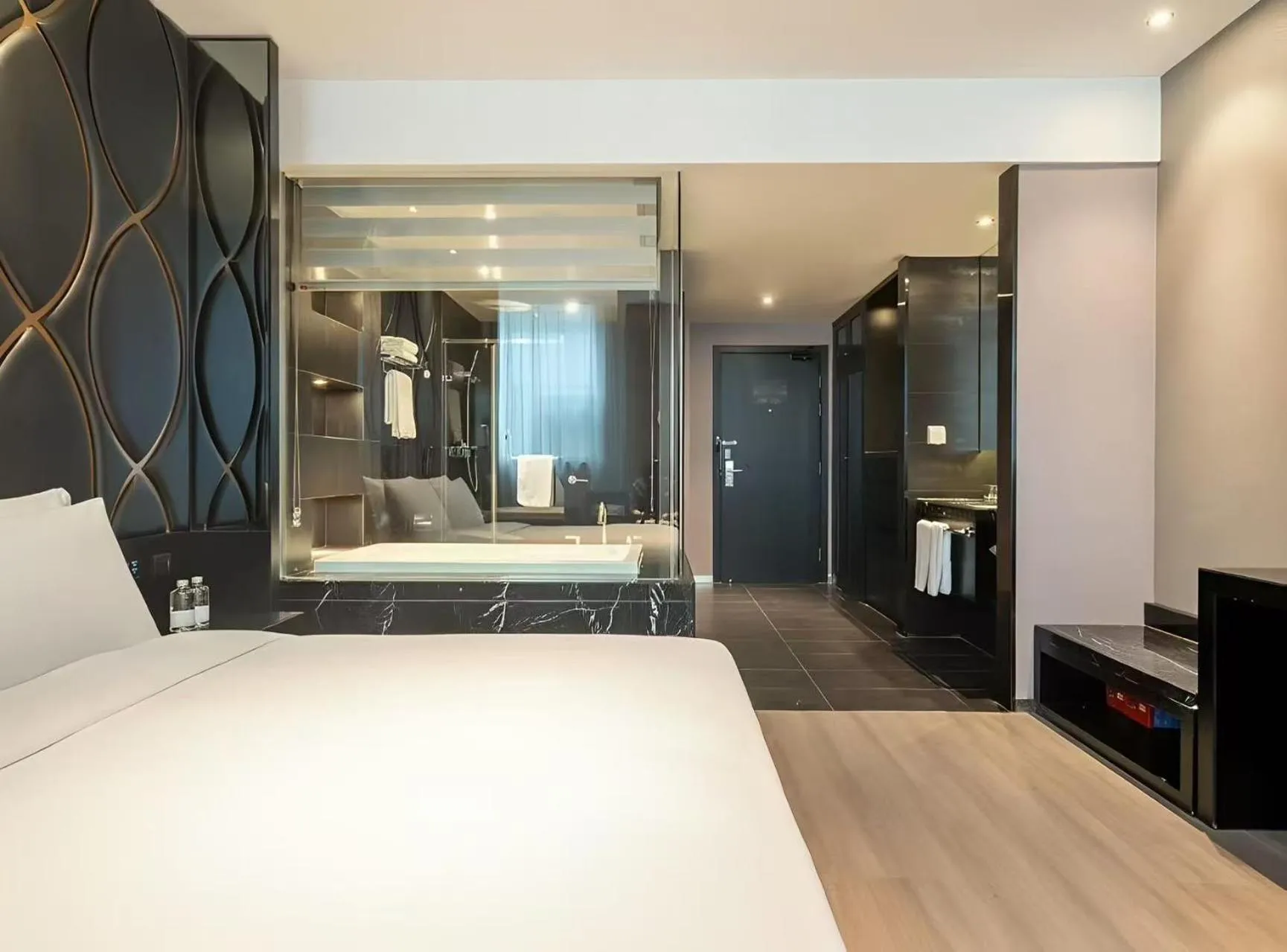 Photo of the whole room, Bed in Crystal Orange Hotel Shanghai Caohejing Yishan Road