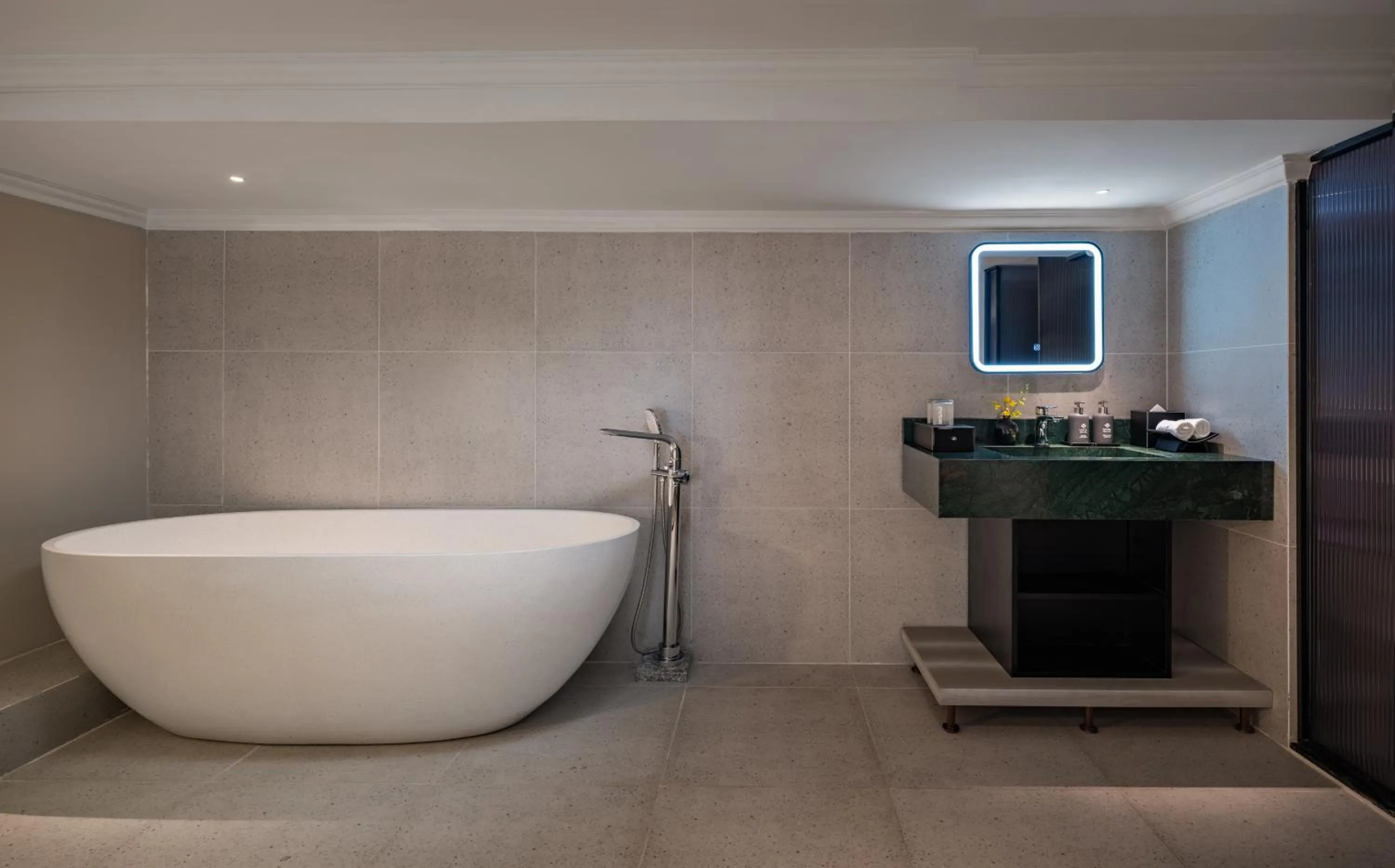 Shower in GRAND HOTEL du LAC Boutique Saigon