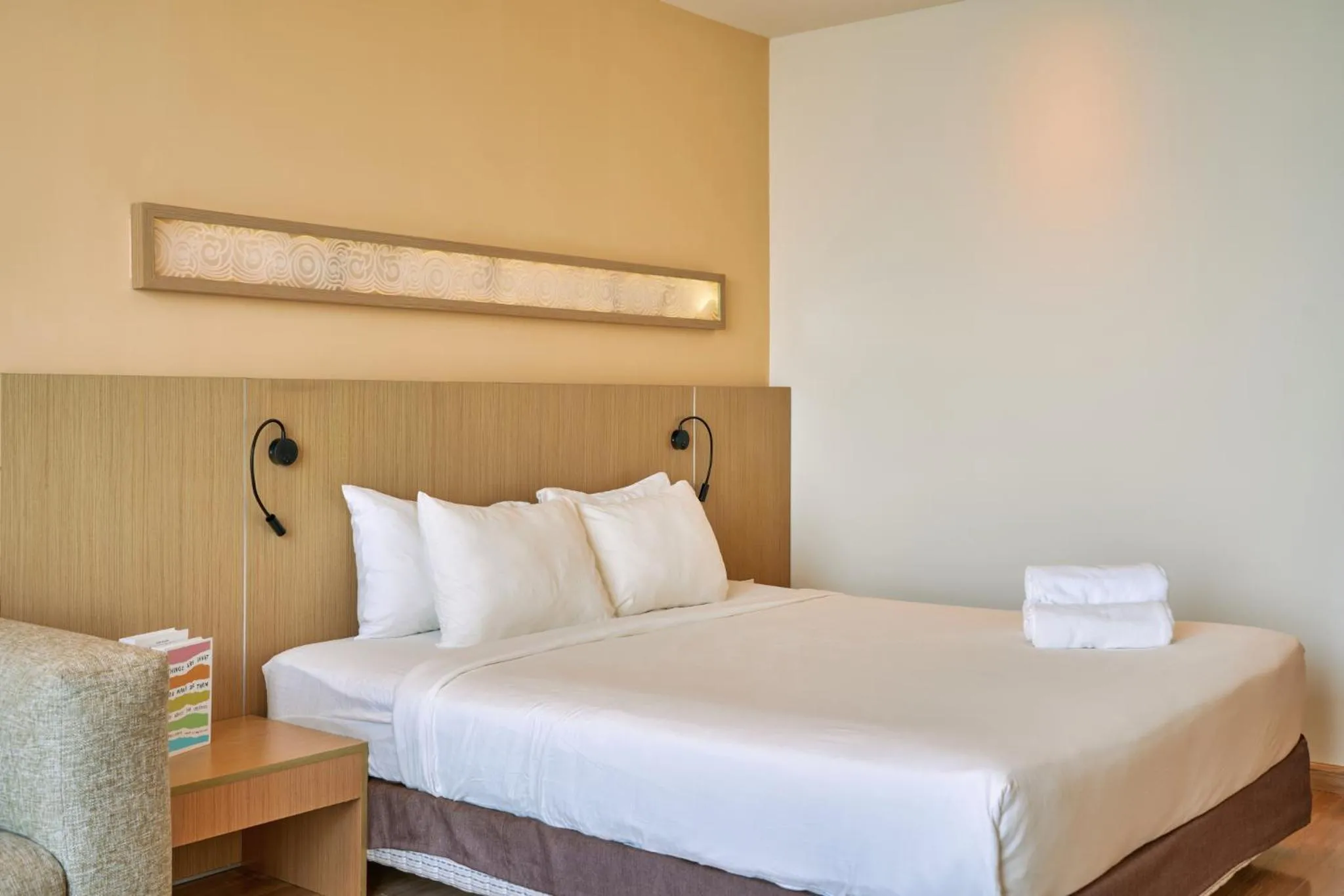 Bed in S Lux Apartment Starcity with Sea View