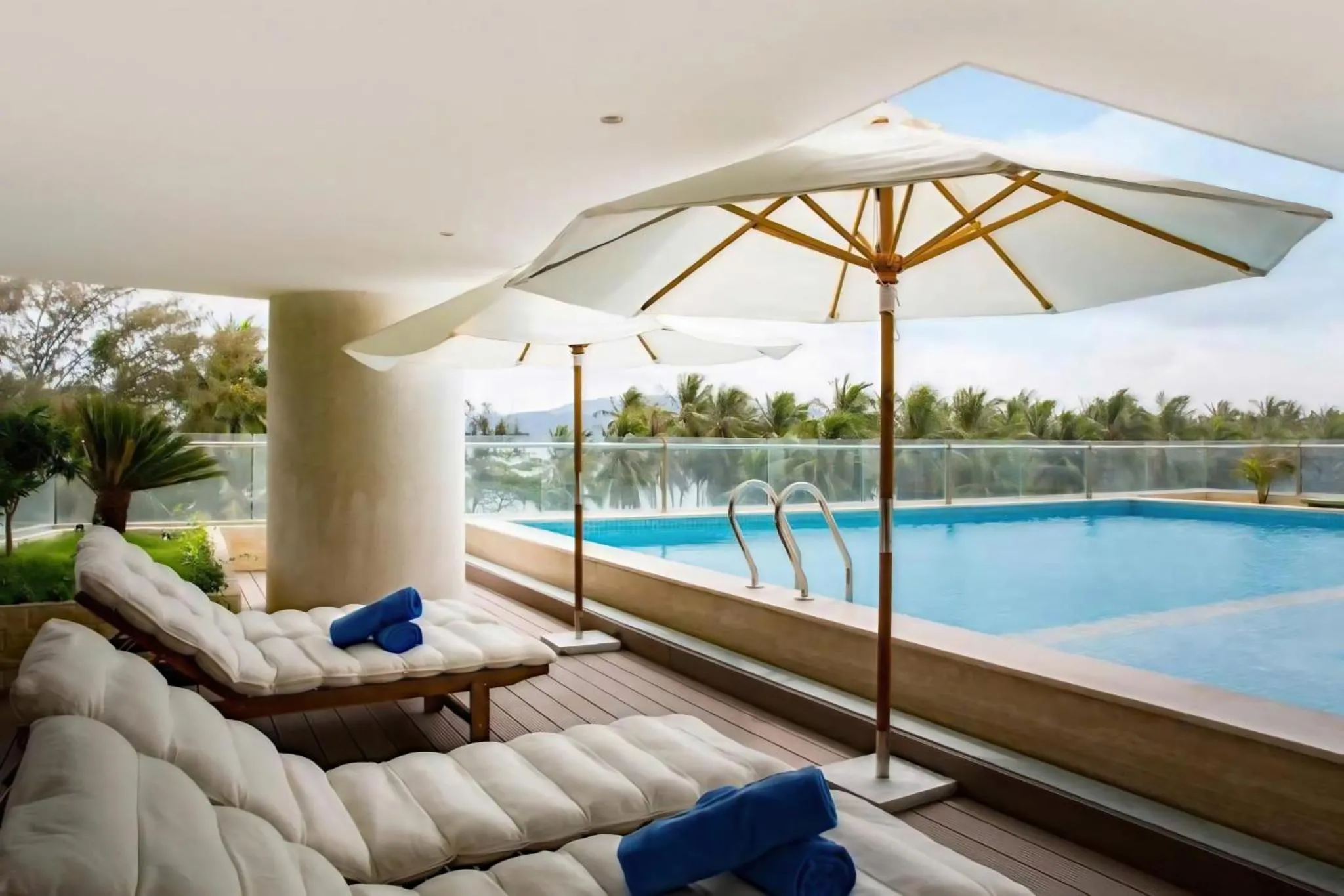Swimming pool in S Lux Apartment Starcity with Sea View