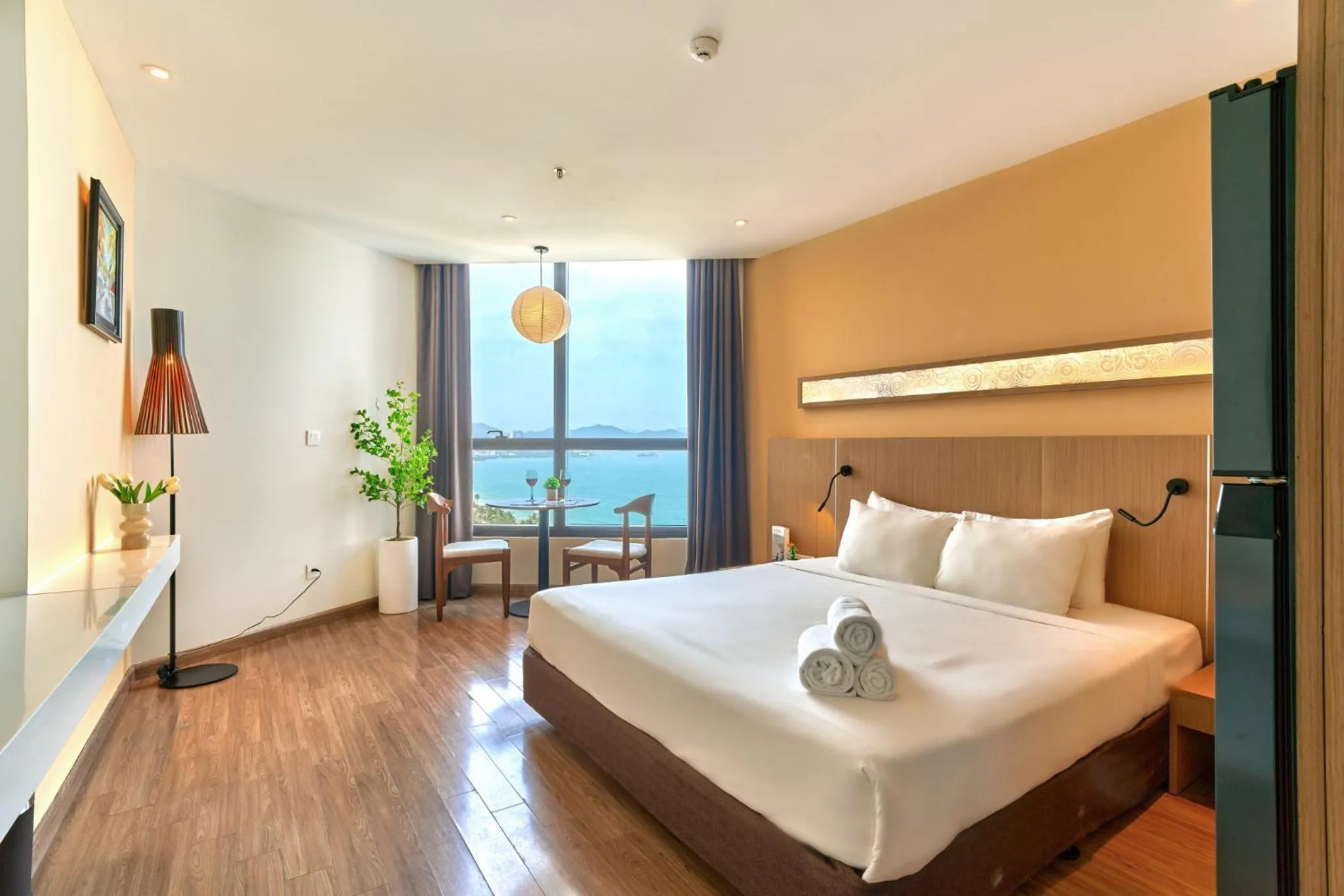 Bed in S Lux Apartment Starcity with Sea View