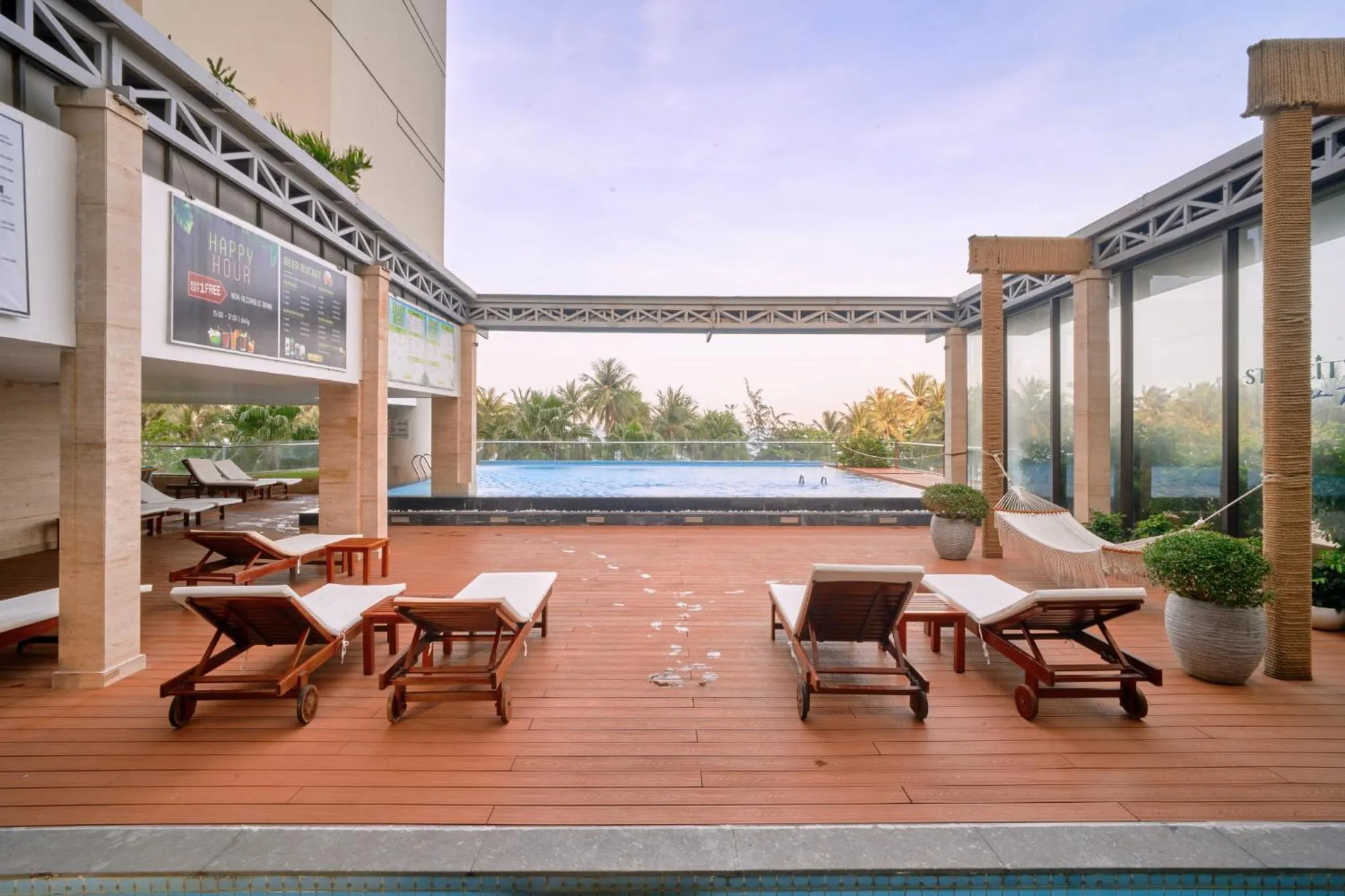 Natural landscape in S Lux Apartment Starcity with Sea View