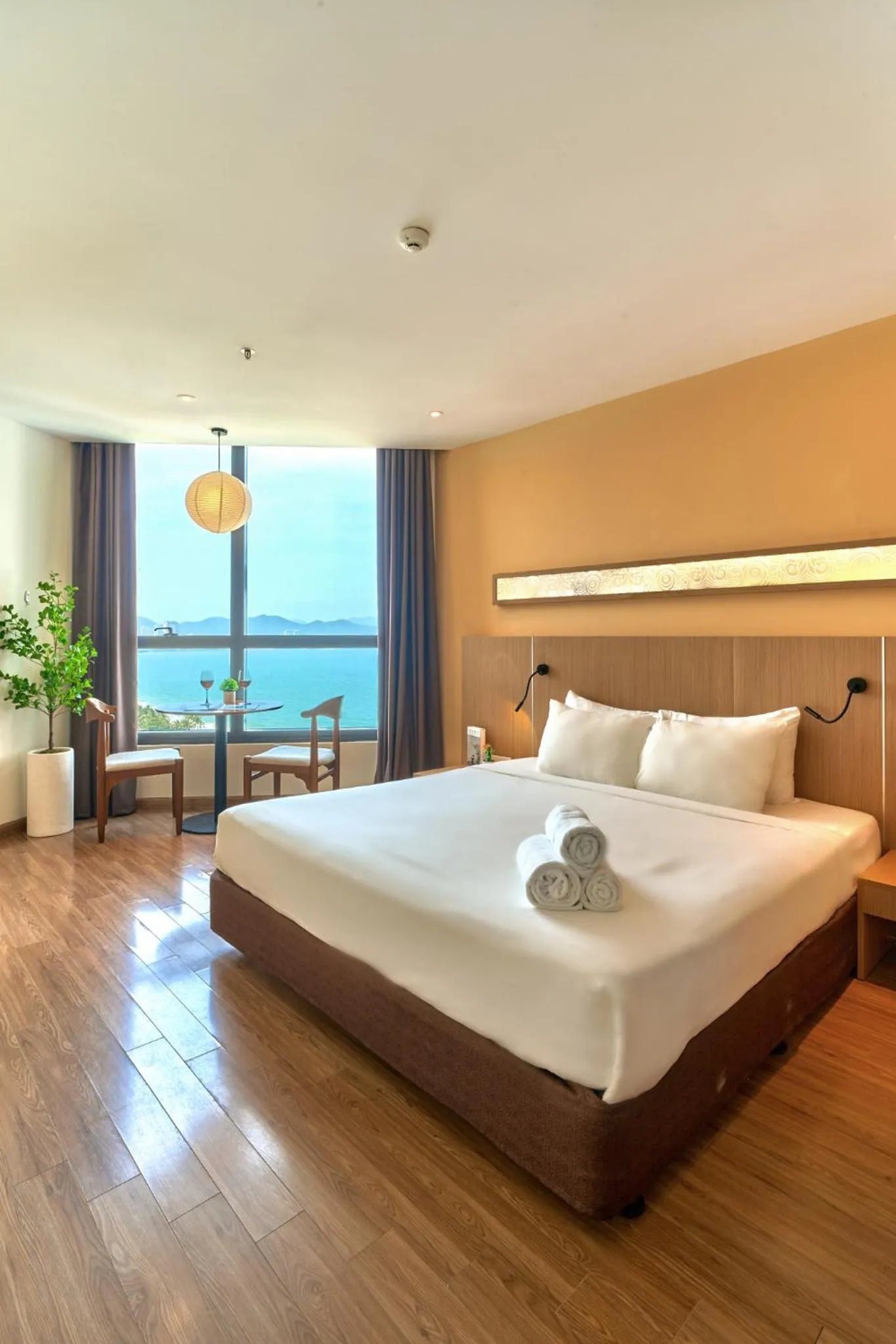 Bed in S Lux Apartment Starcity with Sea View