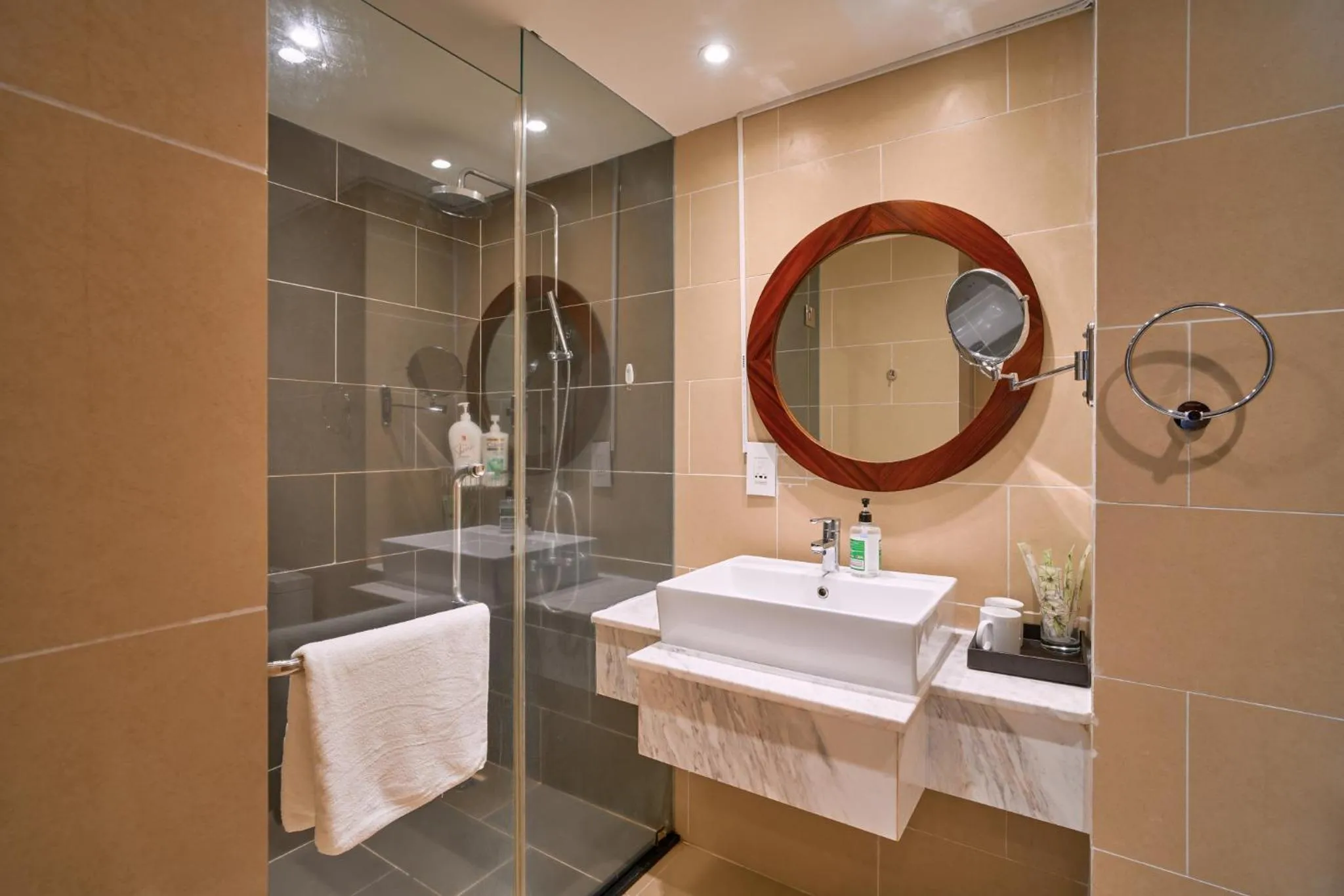 Shower in S Lux Apartment Starcity with Sea View