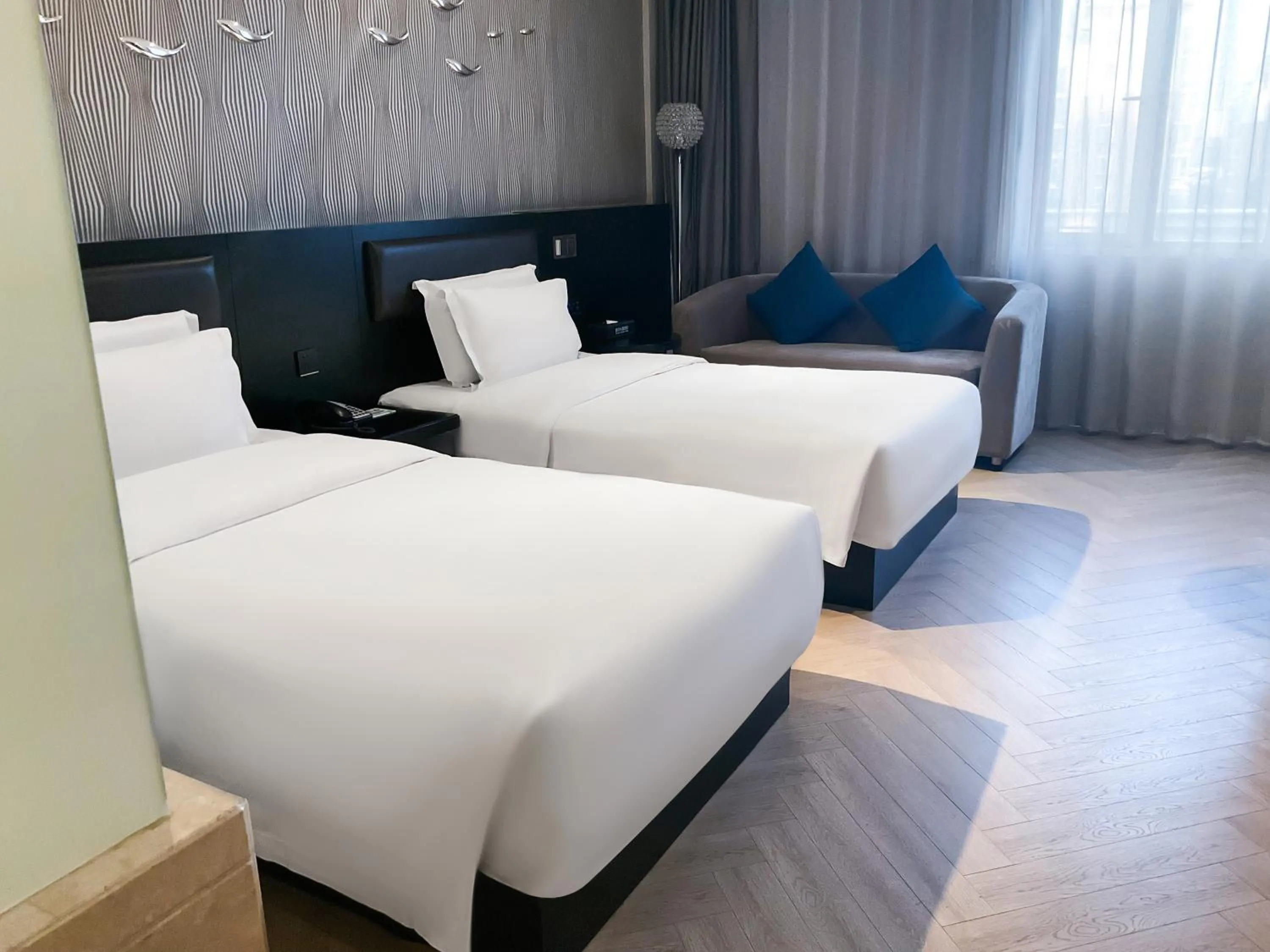 Bedroom, Bed in Crystal Orange Hotel Shanghai International Tourism Resort Chuansha