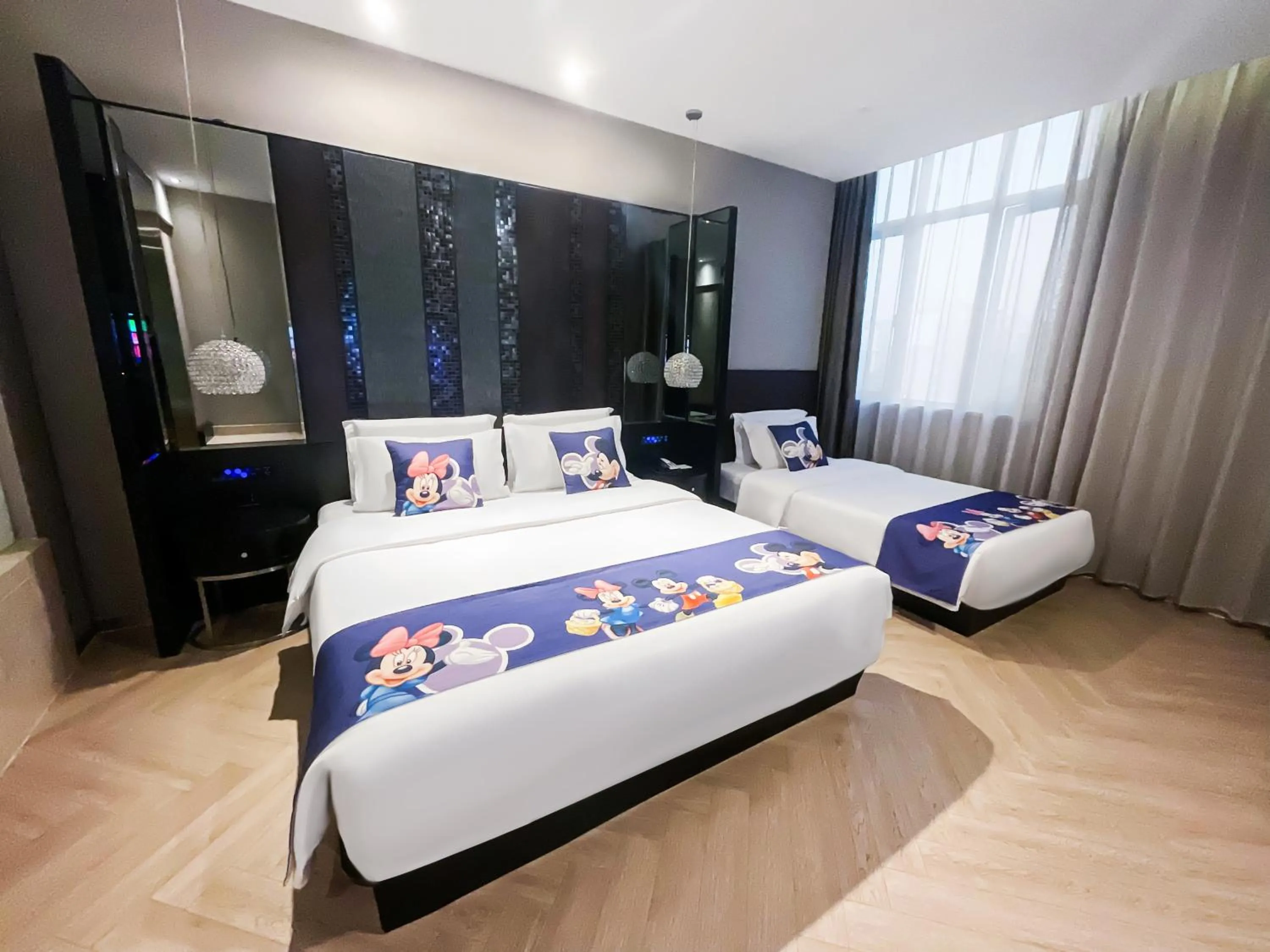 Bed in Crystal Orange Hotel Shanghai International Tourism Resort Chuansha