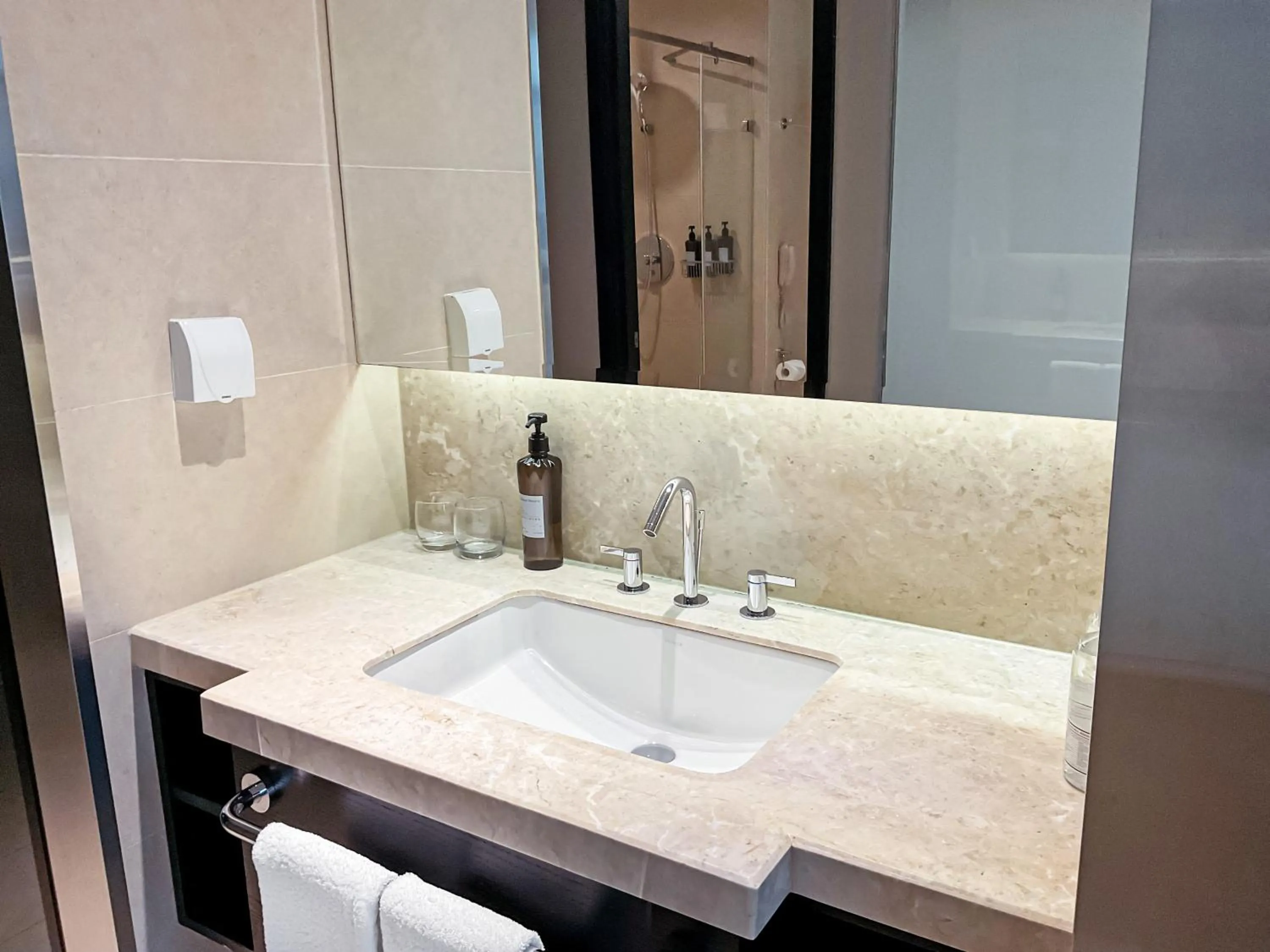 Bathroom in Crystal Orange Hotel Shanghai International Tourism Resort Chuansha