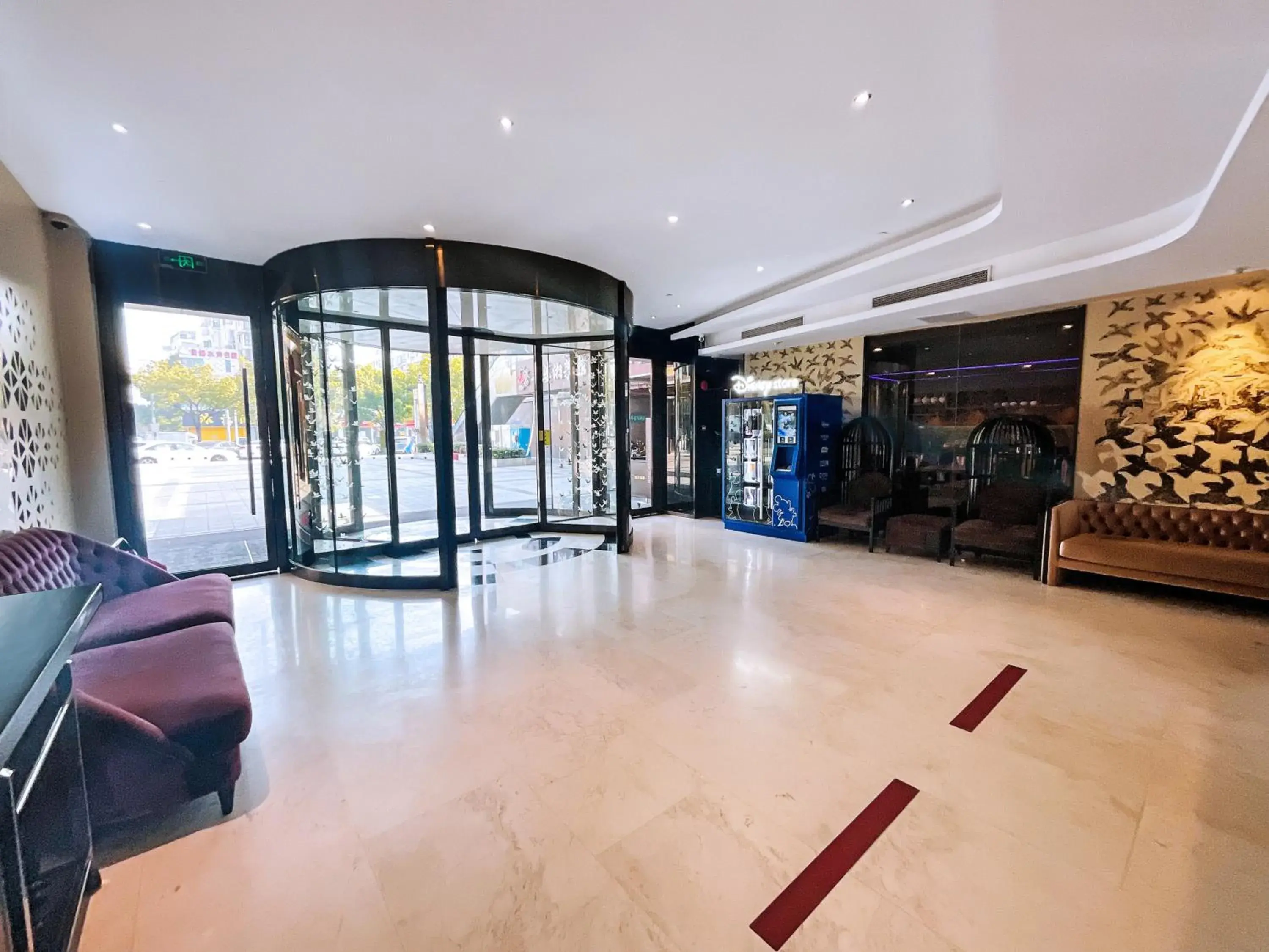 Lobby or reception in Crystal Orange Hotel Shanghai International Tourism Resort Chuansha Lobby or reception in Crystal Orange Hotel Shanghai International Tourism Resort Chuansha