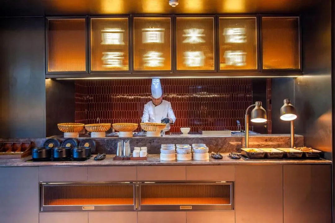 Breakfast in Crystal Hotel, Nanjing Road Pedestrian Street, The Bund, Shanghai