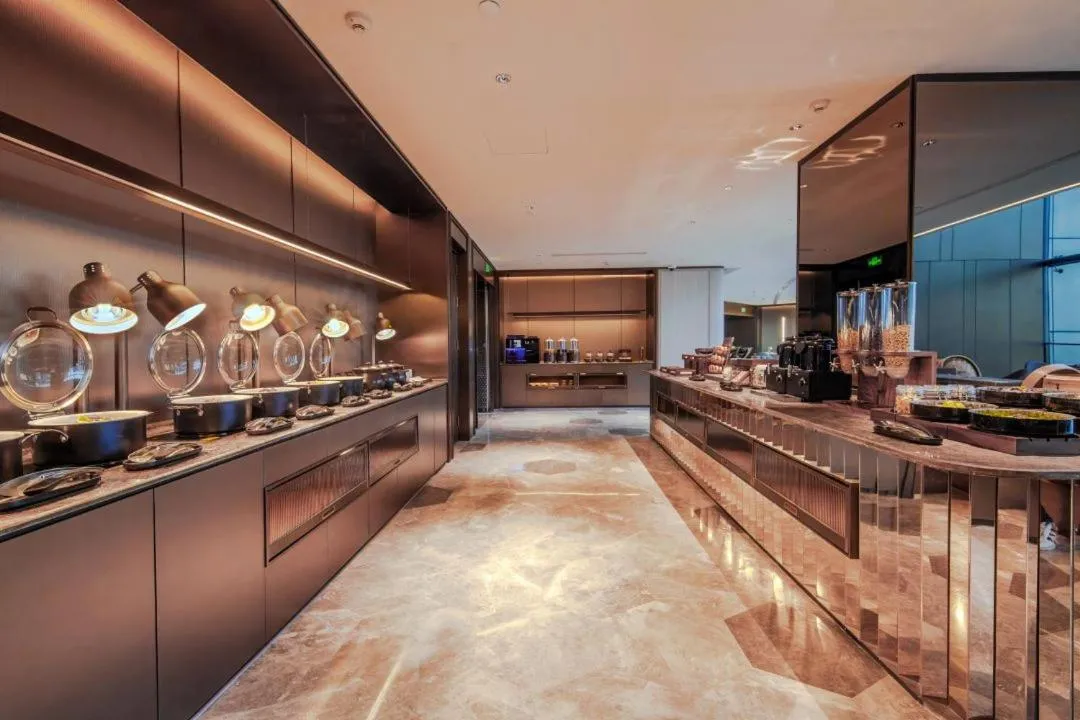 Restaurant/places to eat in Crystal Hotel, Nanjing Road Pedestrian Street, The Bund, Shanghai