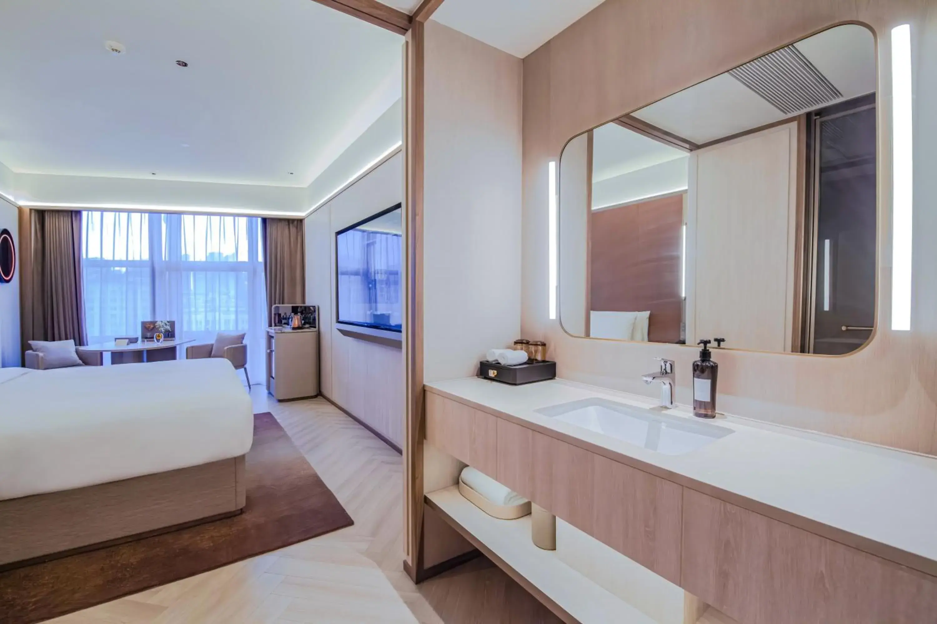 Double Room in Crystal Hotel, Nanjing Road Pedestrian Street, The Bund, Shanghai Double Room in Crystal Hotel, Nanjing Road Pedestrian Street, The Bund, Shanghai