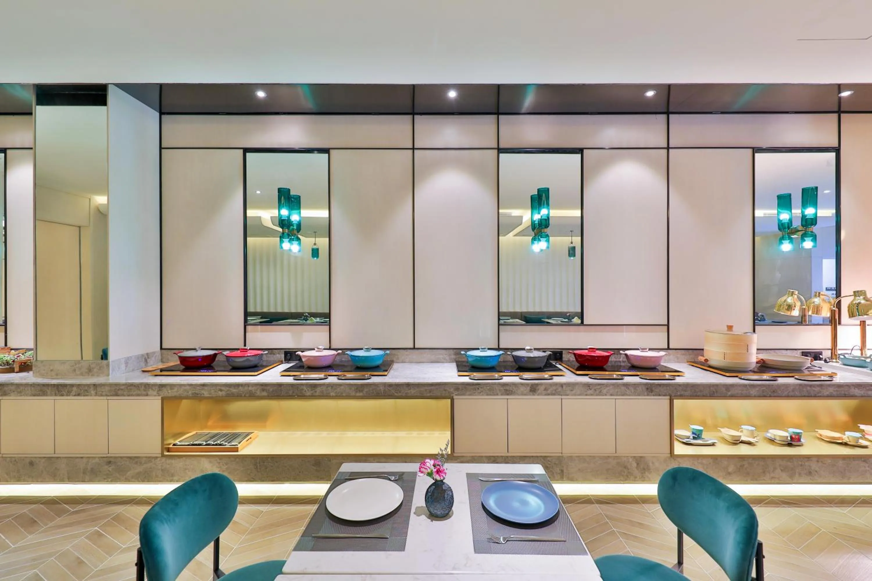 Restaurant/places to eat in Crystal Orange Hotel Shanghai Hongqiao Jinhui Road