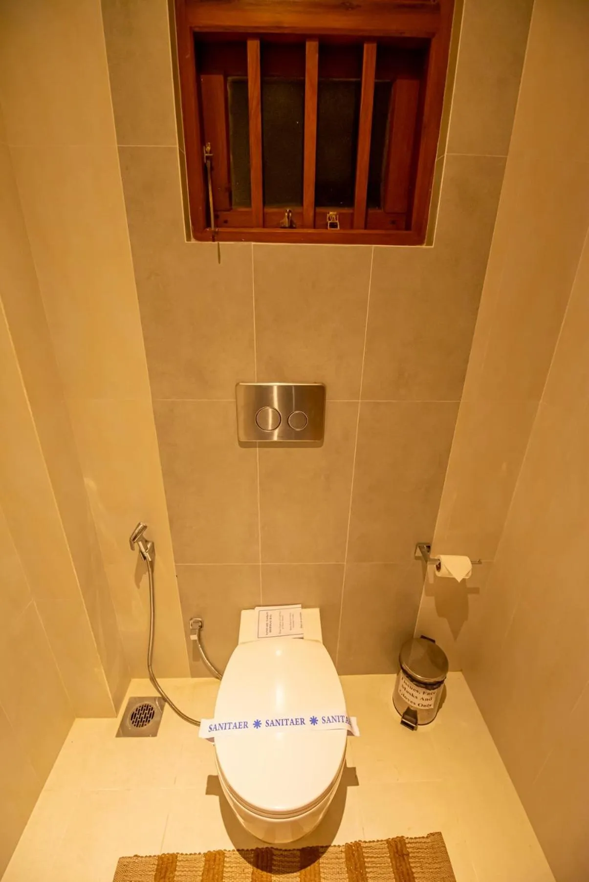 Toilet in The Residence Hikkaduwa