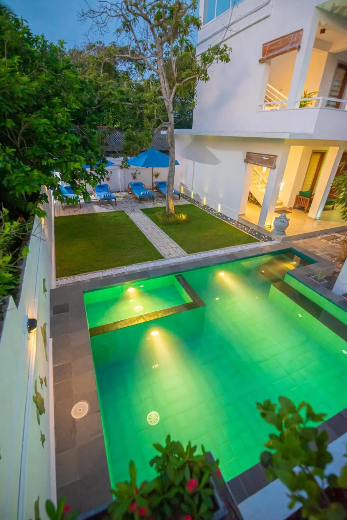 Swimming pool in The Residence Hikkaduwa