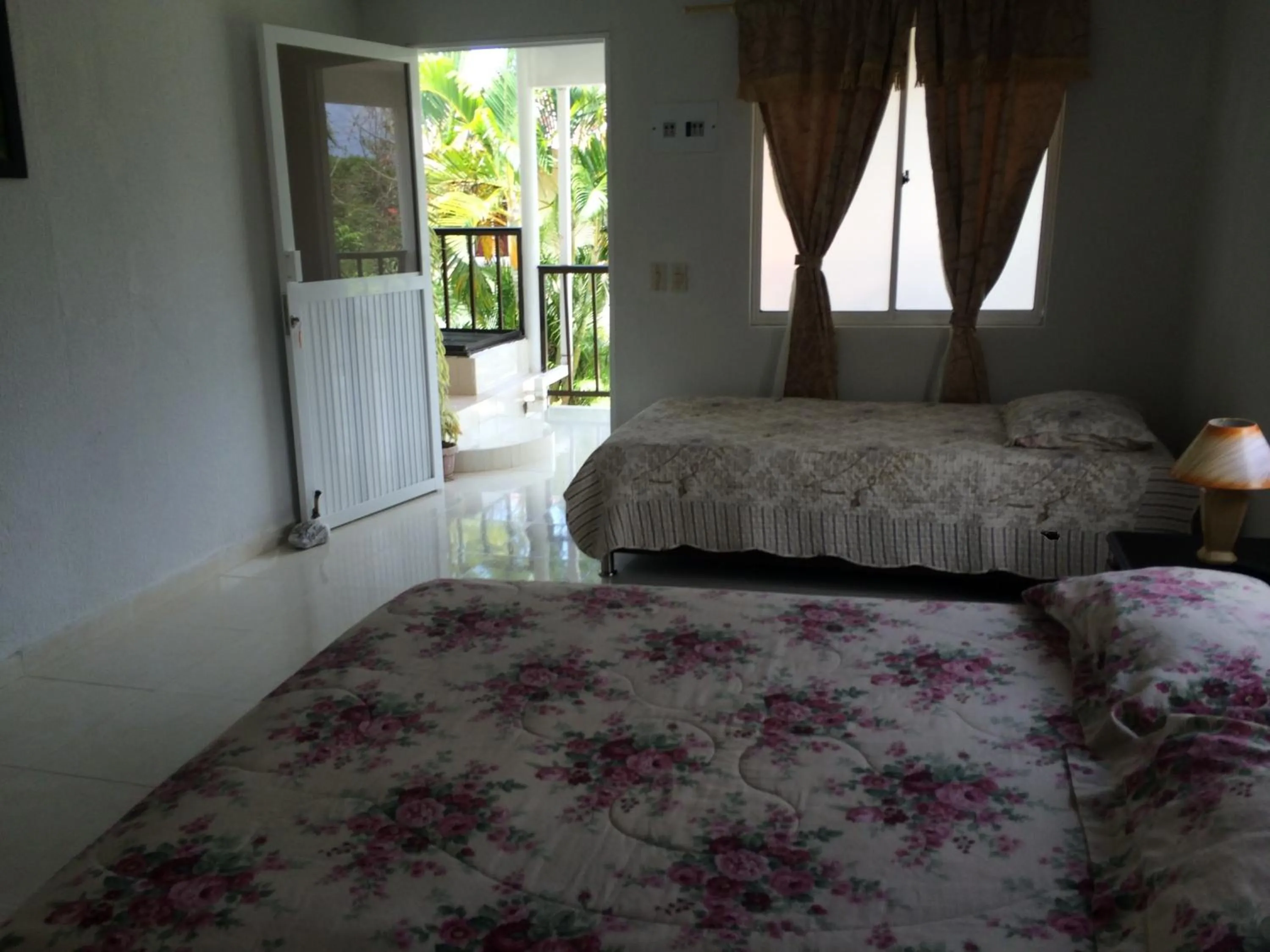 Decorative detail, Bed in Posada Miss Portia