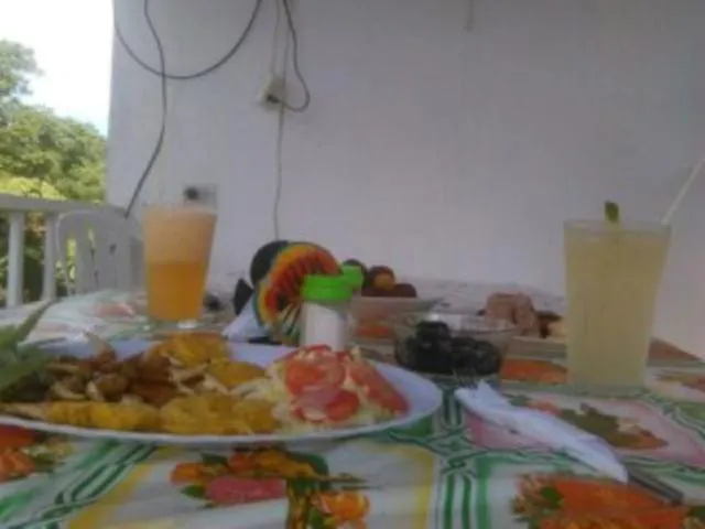 Lunch in Posada Miss Portia