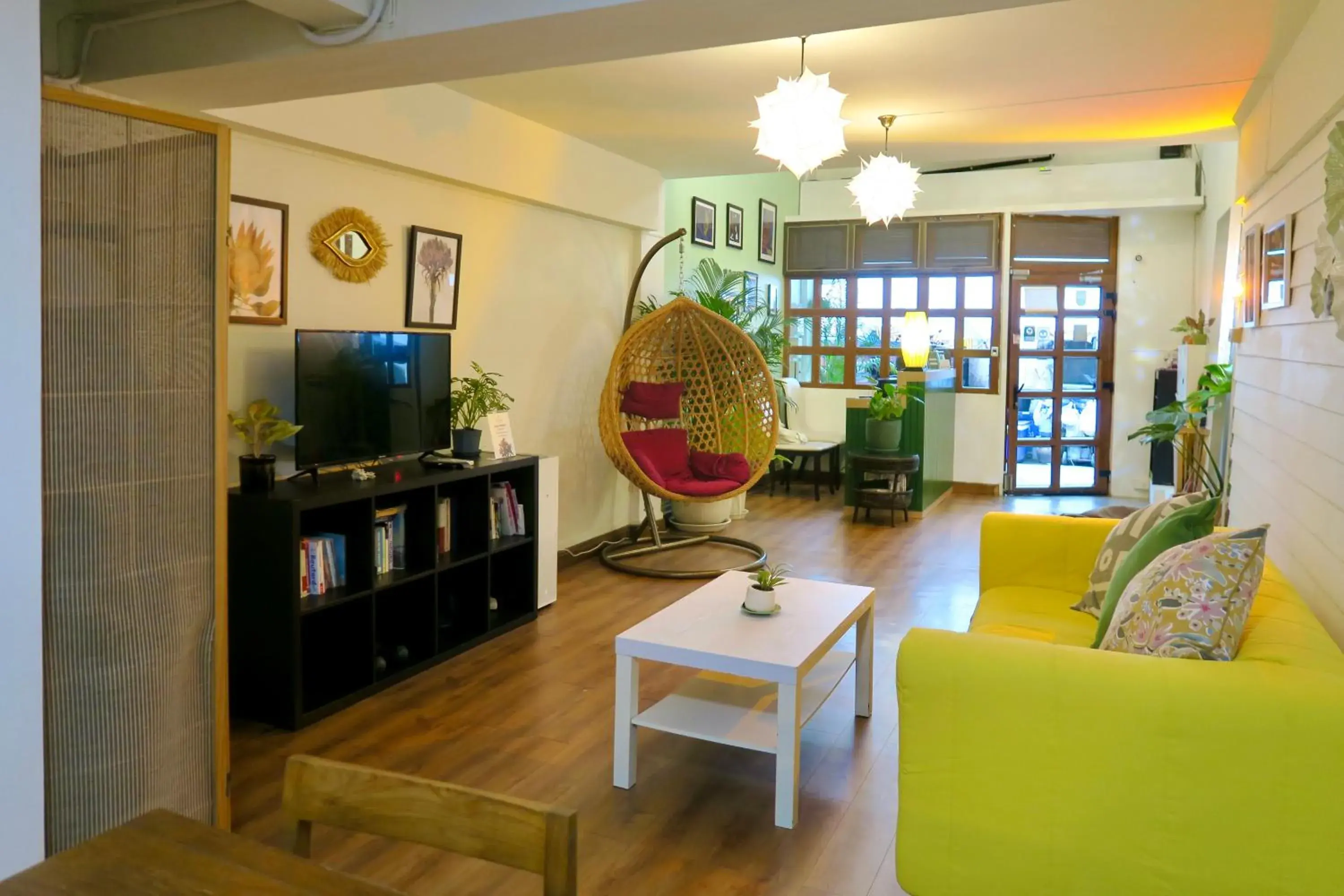 Lobby or reception in Les Fleurs Bangkok Hostel Lobby or reception in Les Fleurs Bangkok Hostel