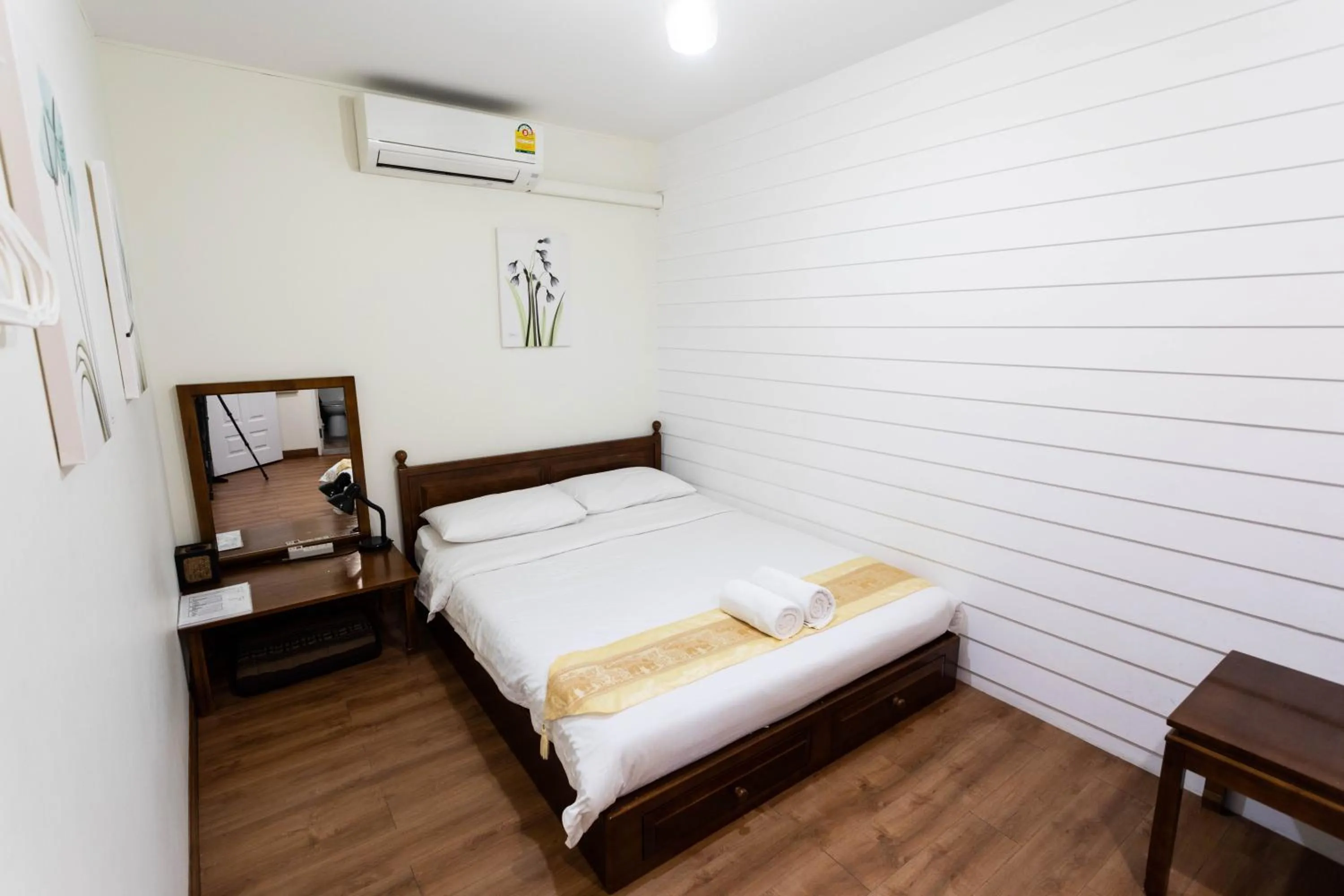 Photo of the whole room, Bed in Tini Kati Hostel