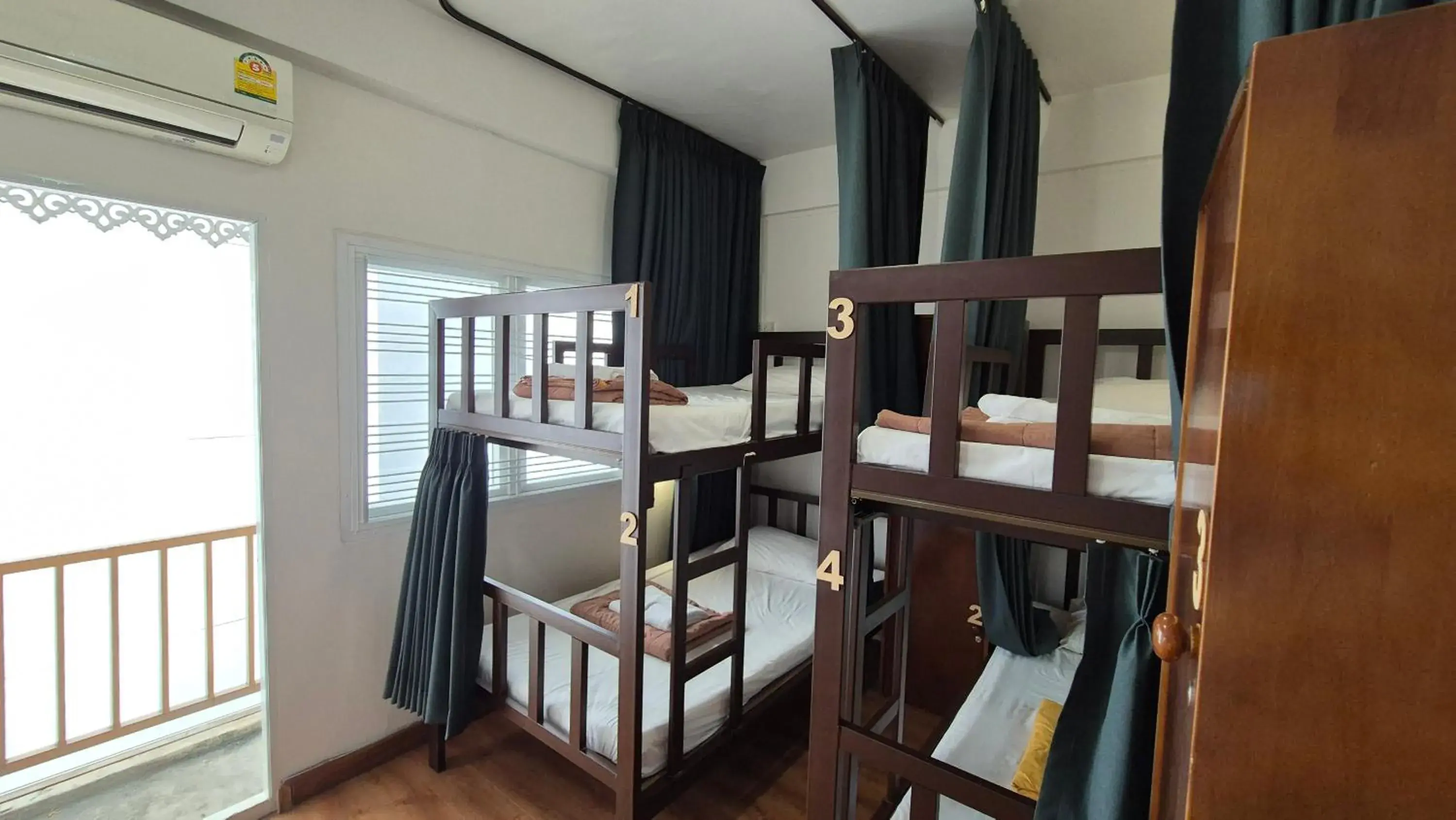 Property building, Bed in Les Fleurs Bangkok Hostel Property building, Bed in Les Fleurs Bangkok Hostel