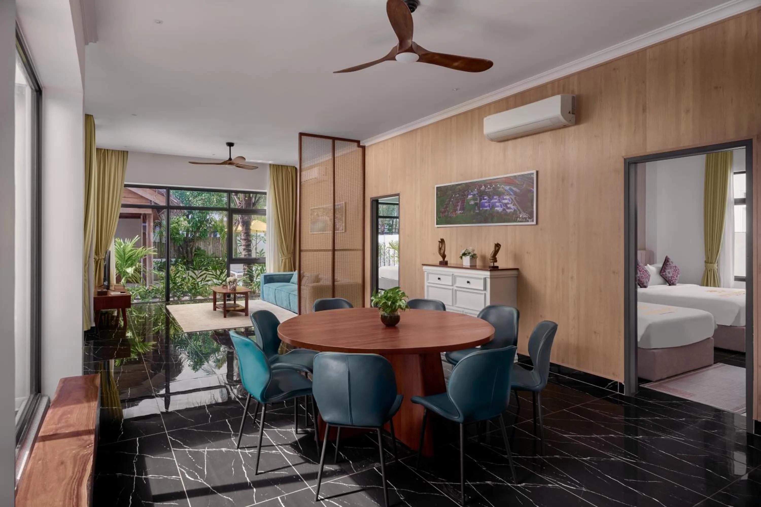 Living room, Bed in Royal Beach Resort and Residence by EHM