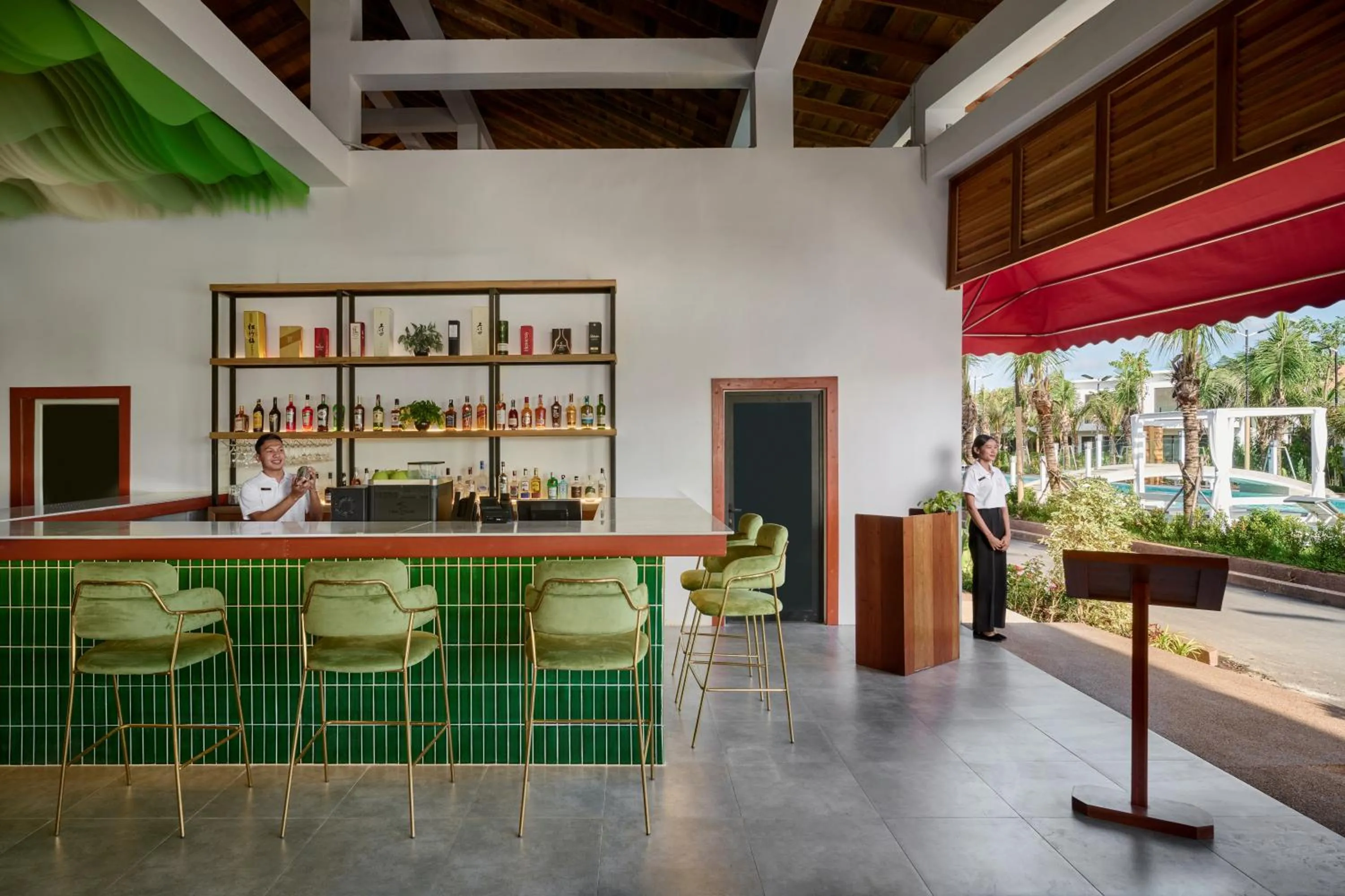 Lounge or bar in Royal Beach Resort and Residence by EHM