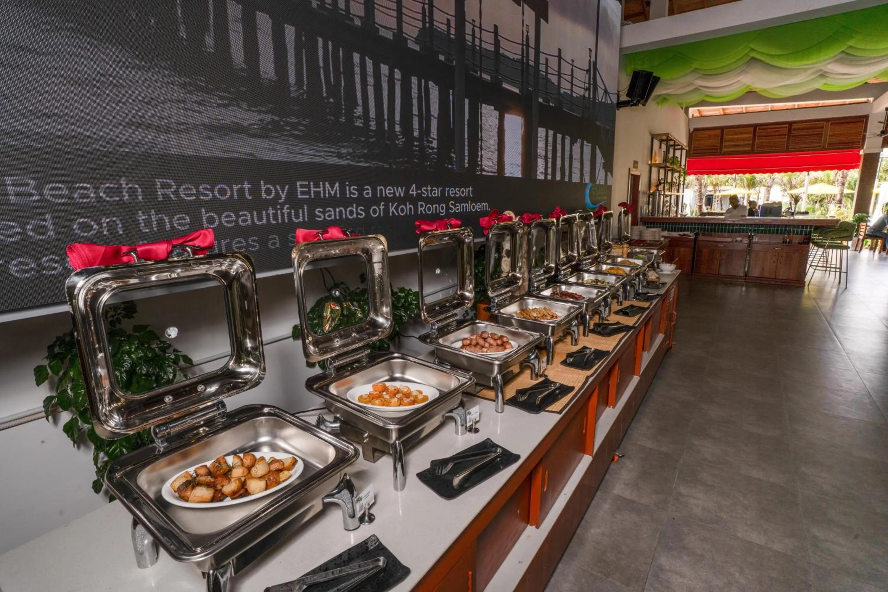 Restaurant/places to eat in Royal Beach Resort and Residence by EHM