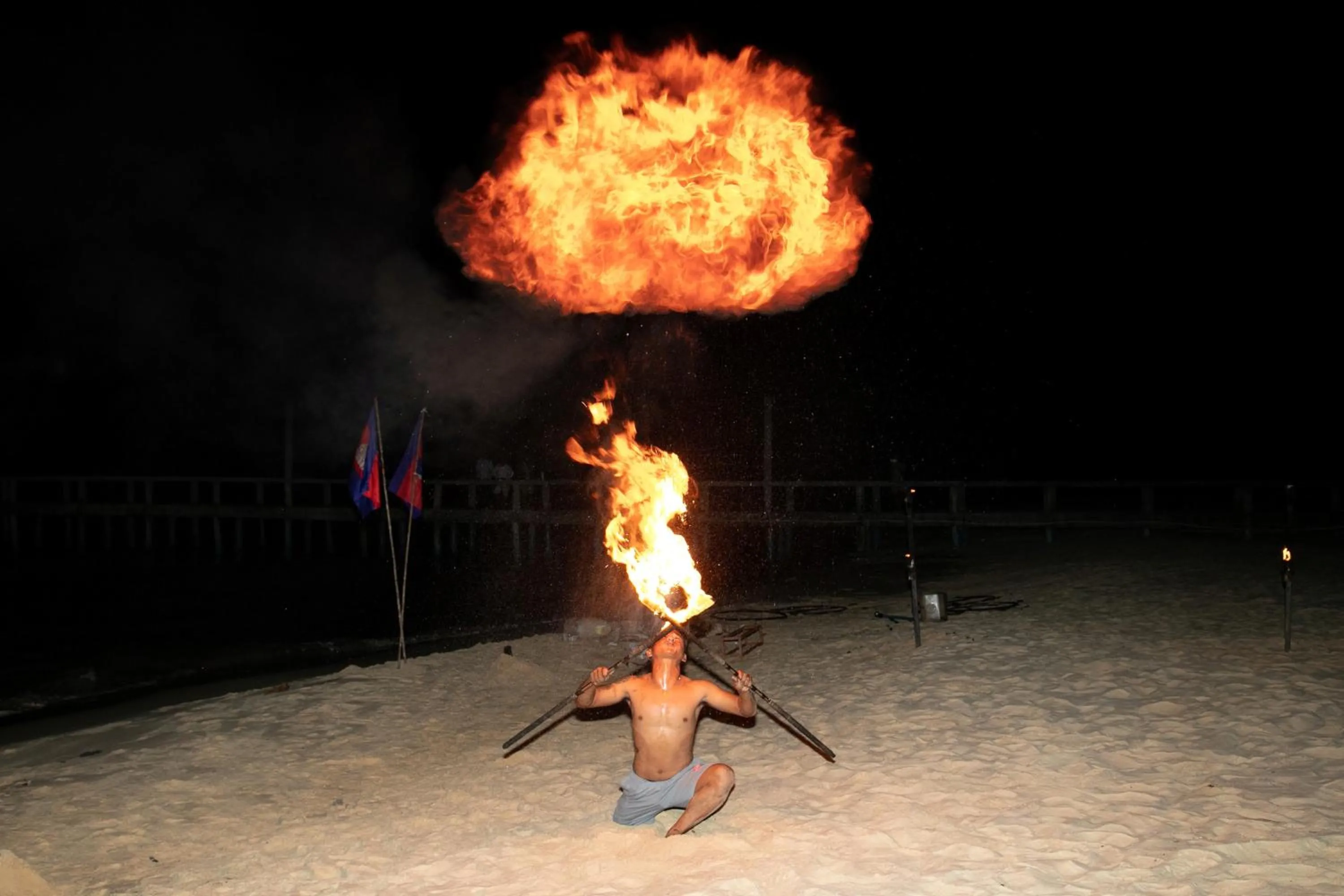 Evening entertainment in Royal Beach Resort and Residence by EHM