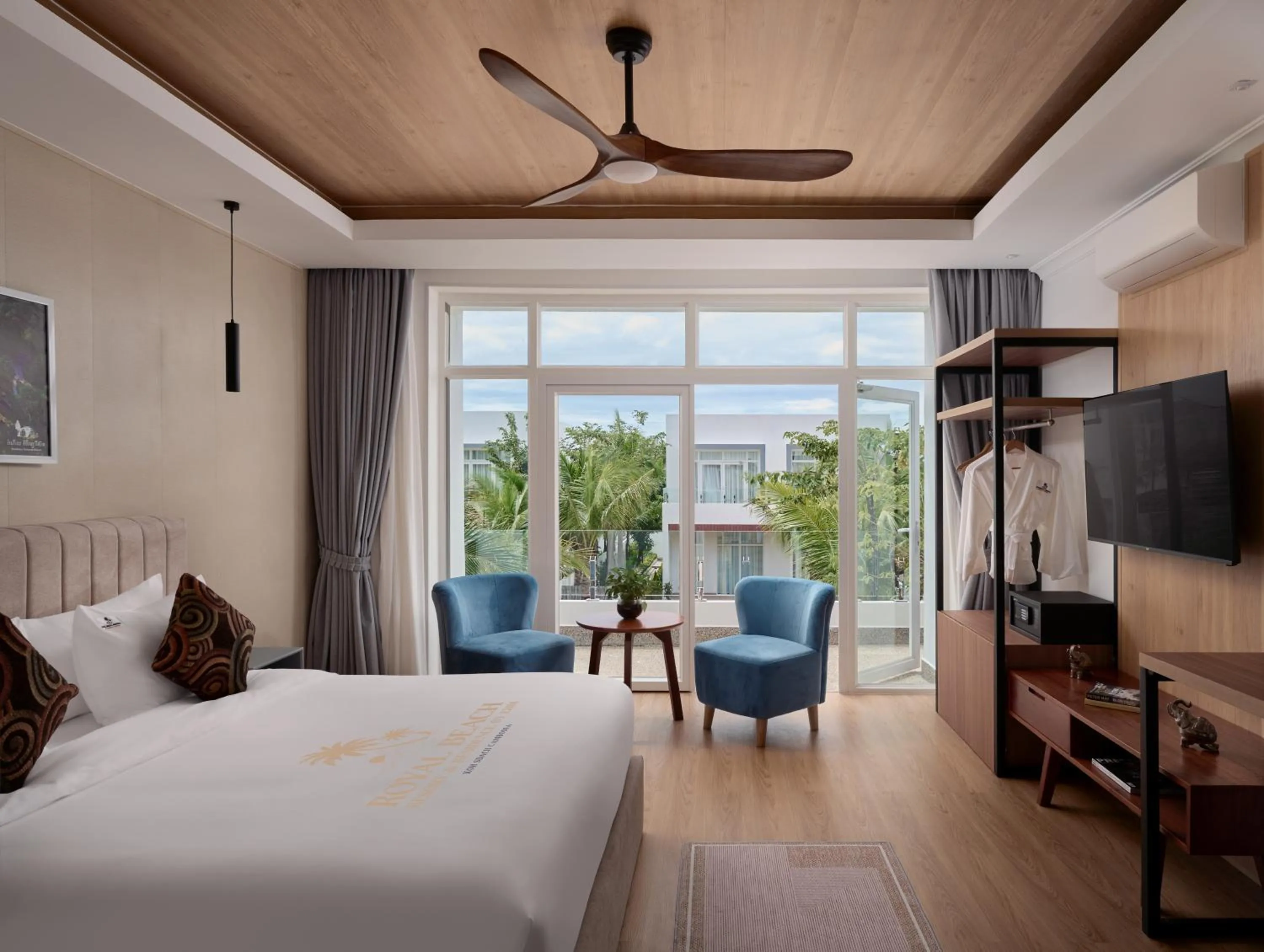 Bedroom, Bed in Royal Beach Resort and Residence by EHM