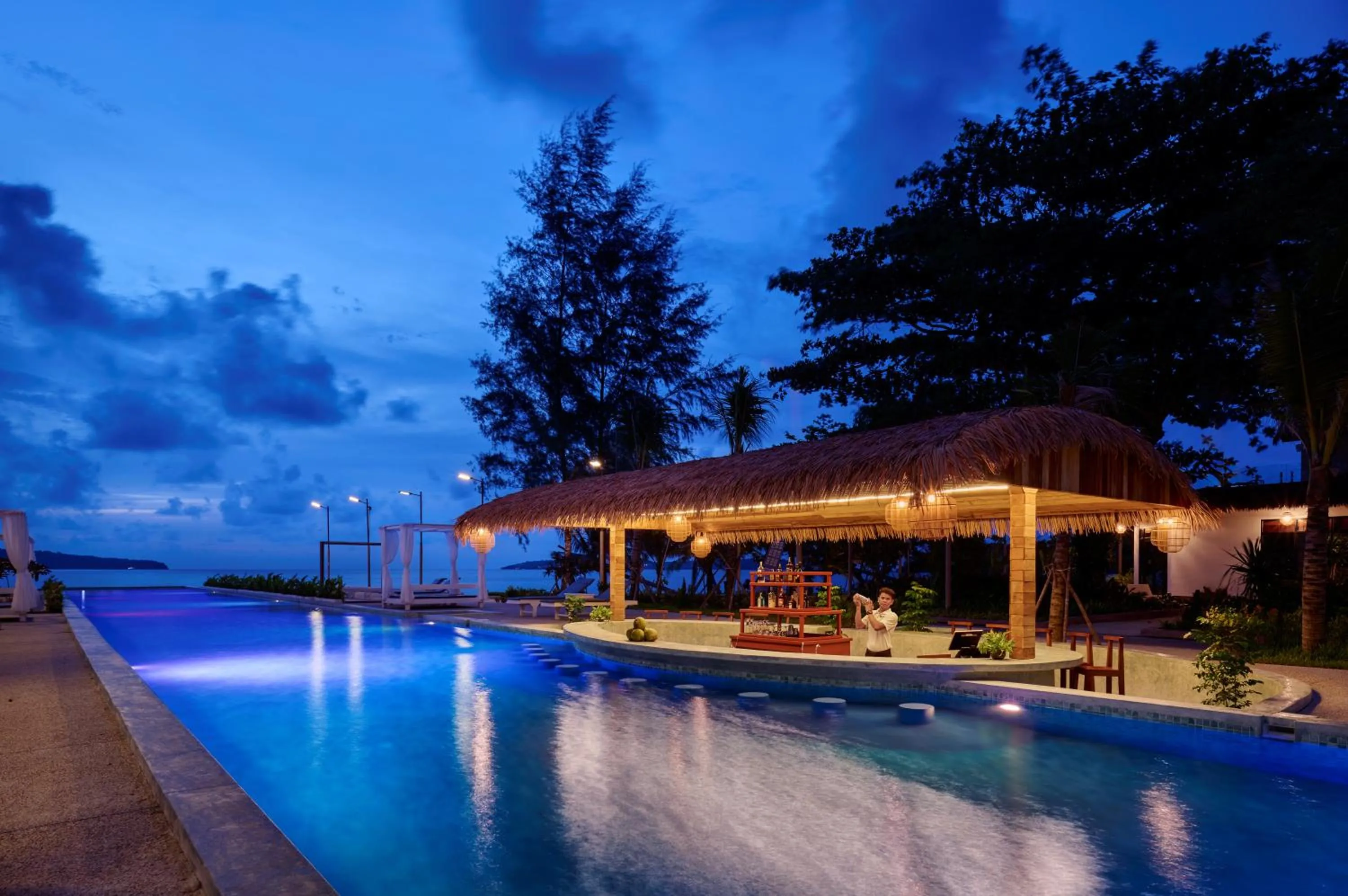 Lounge or bar in Royal Beach Resort and Residence by EHM