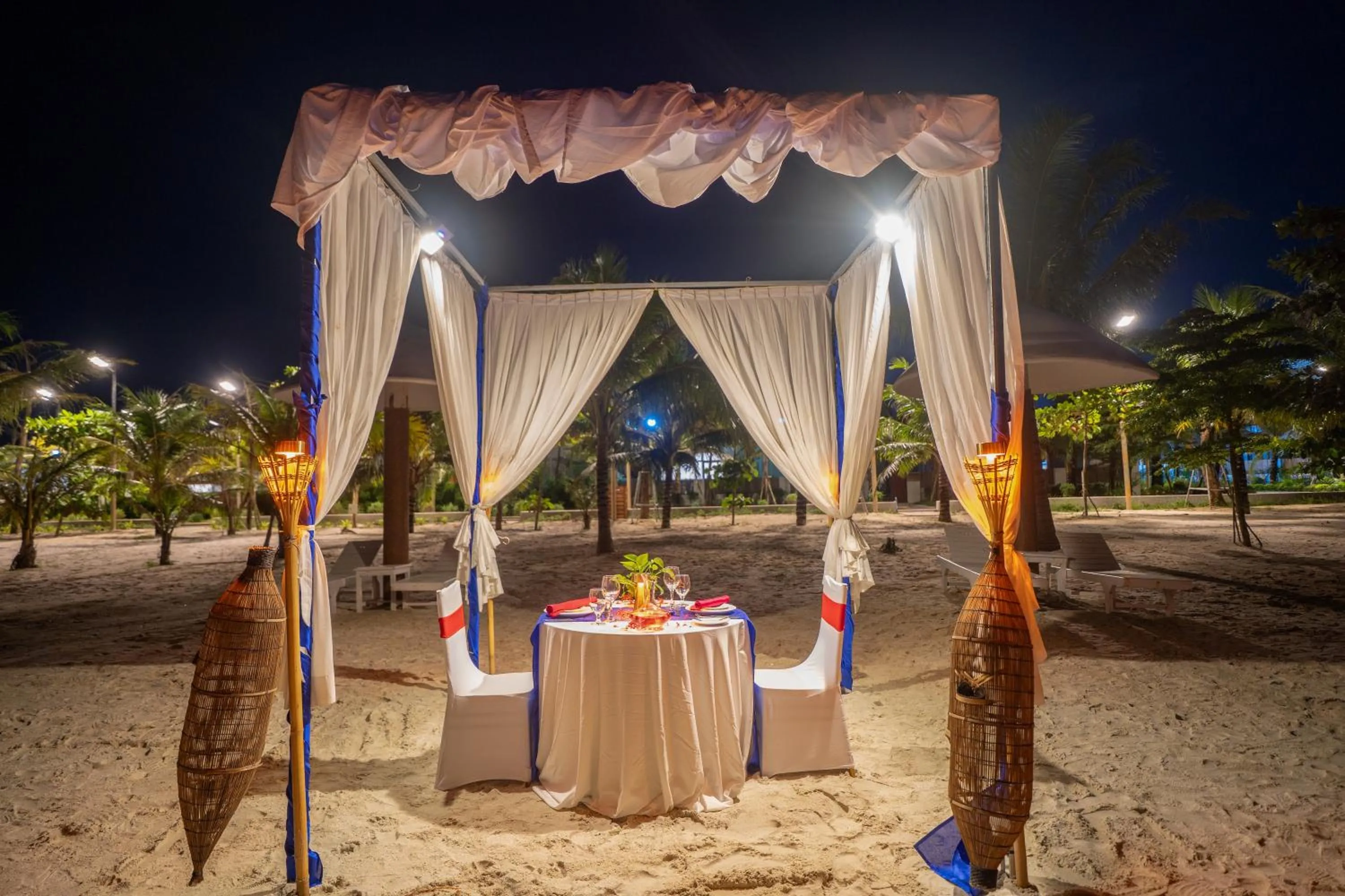 Night in Royal Beach Resort and Residence by EHM