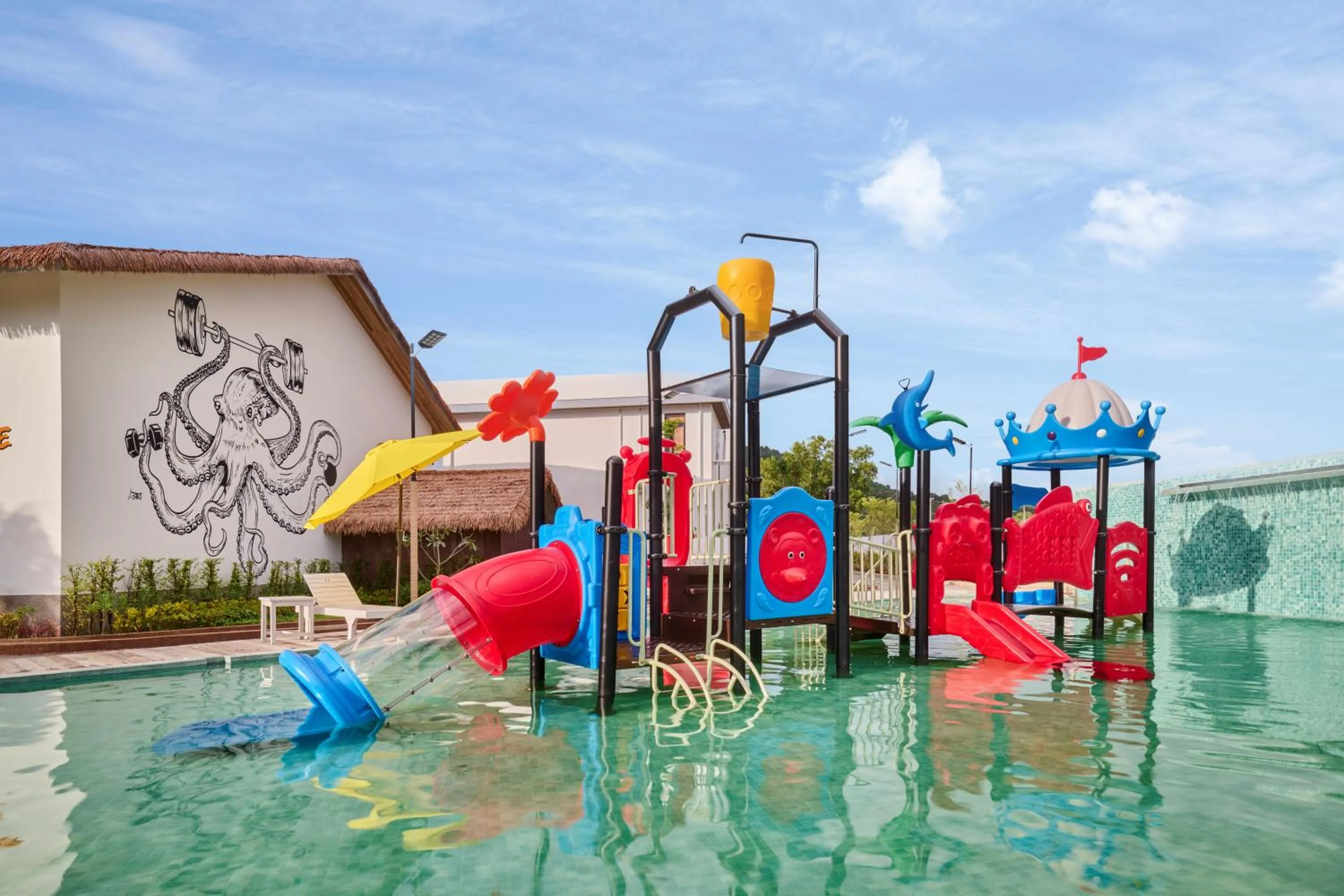 Swimming pool in Royal Beach Resort and Residence by EHM
