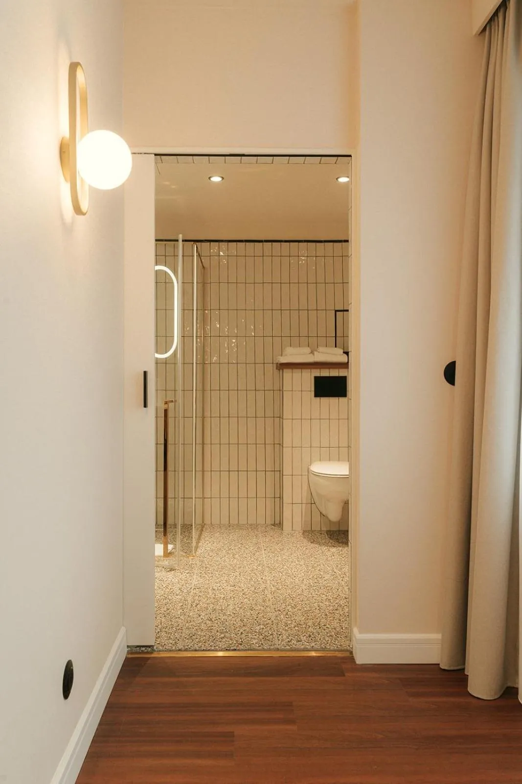 Shower in Via Antwerp