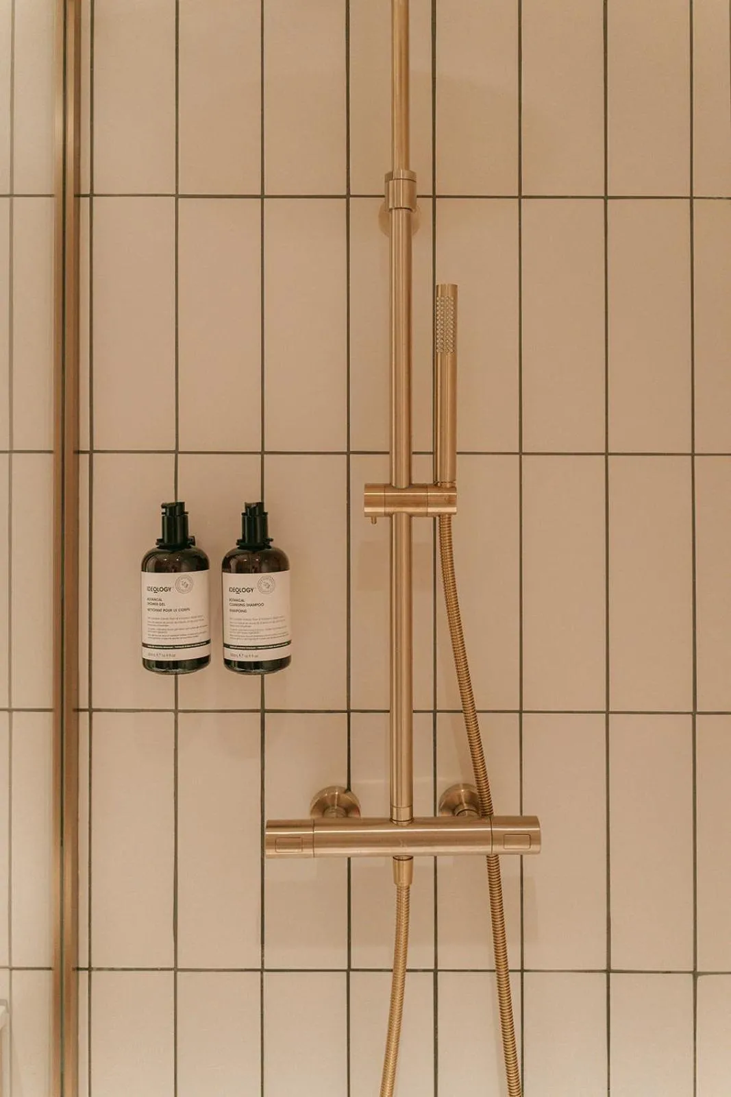 Shower in Via Antwerp