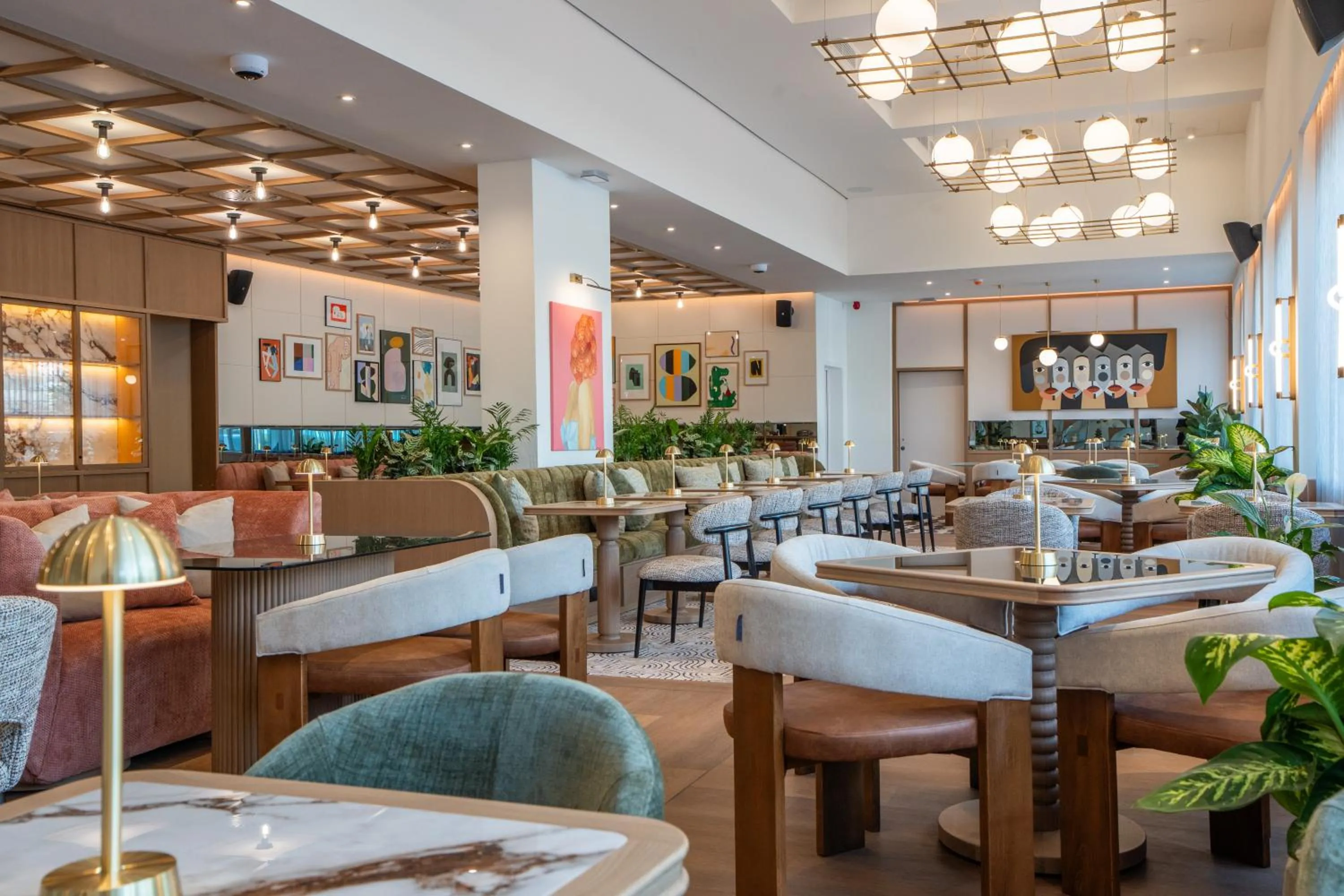 Restaurant/places to eat in Via Antwerp