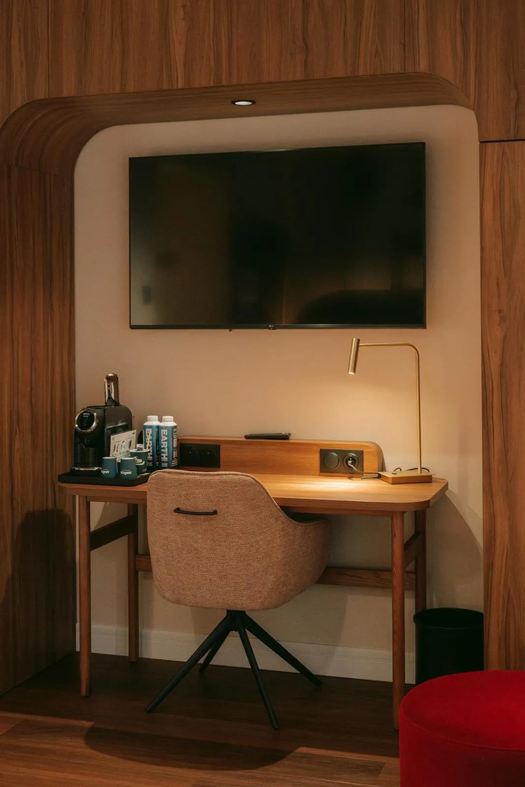 TV and multimedia in Via Antwerp