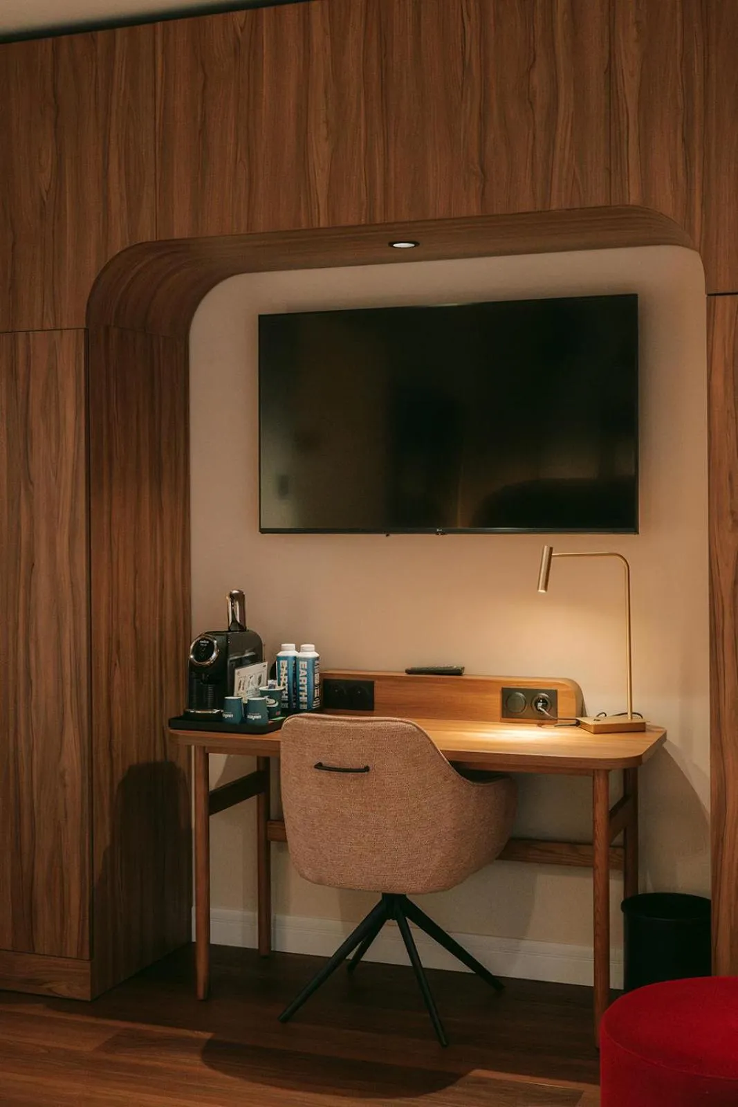 TV and multimedia in Via Antwerp