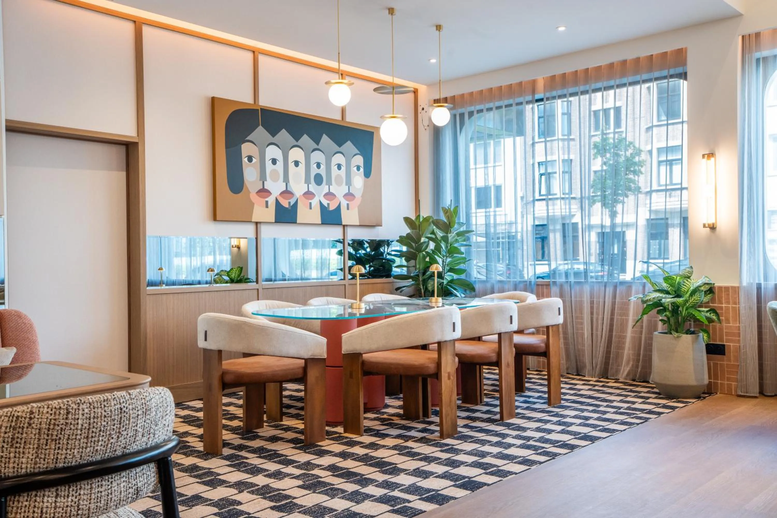 Restaurant/places to eat in Via Antwerp