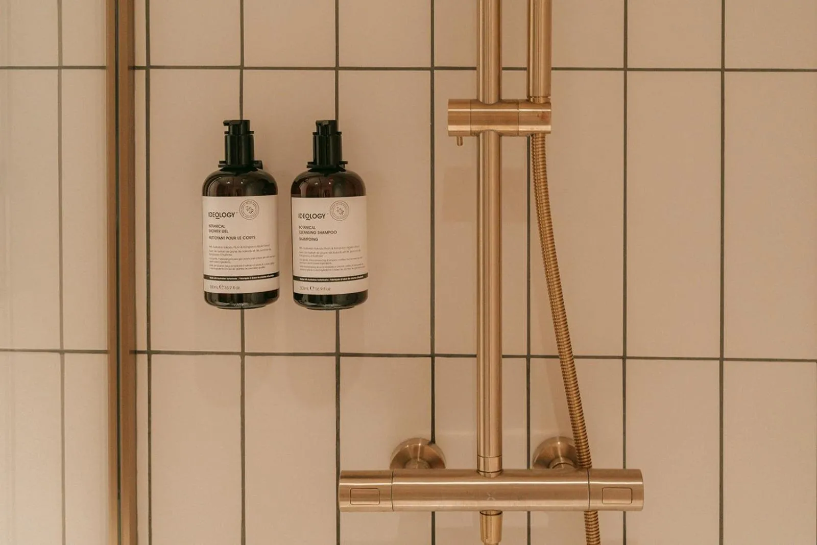 Shower in Via Antwerp