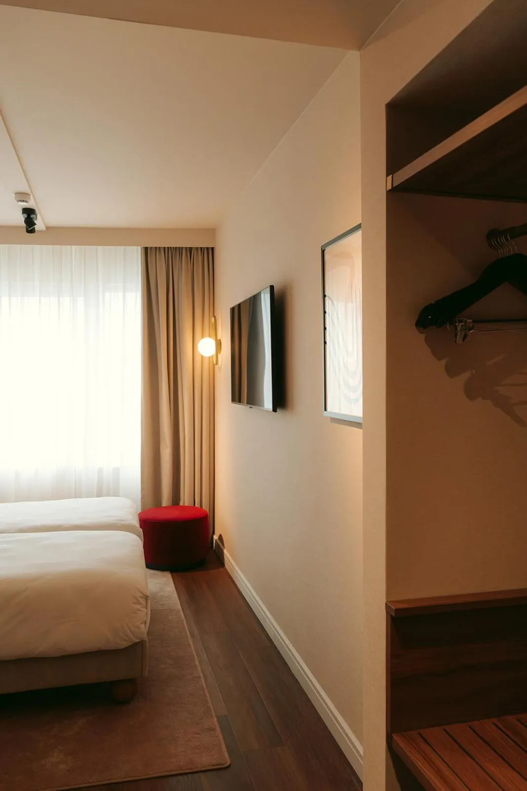 Communal lounge/ TV room, Bed in Via Antwerp