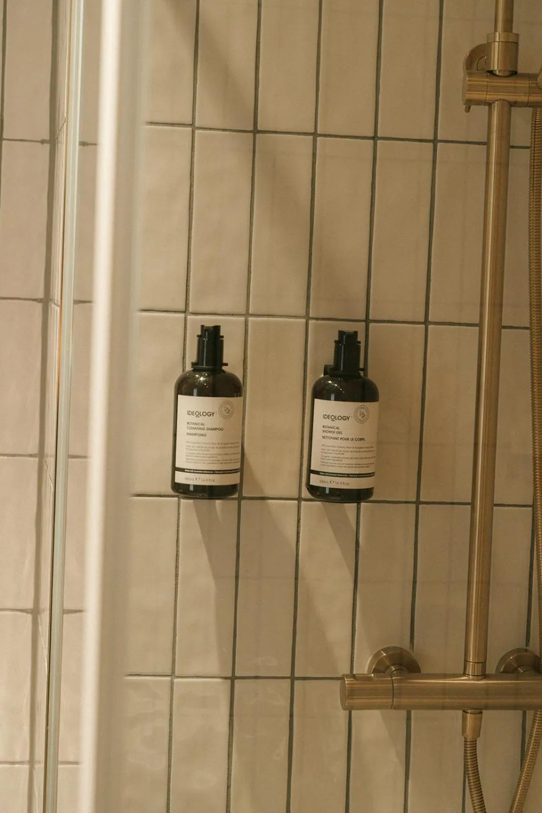 Shower in Via Antwerp