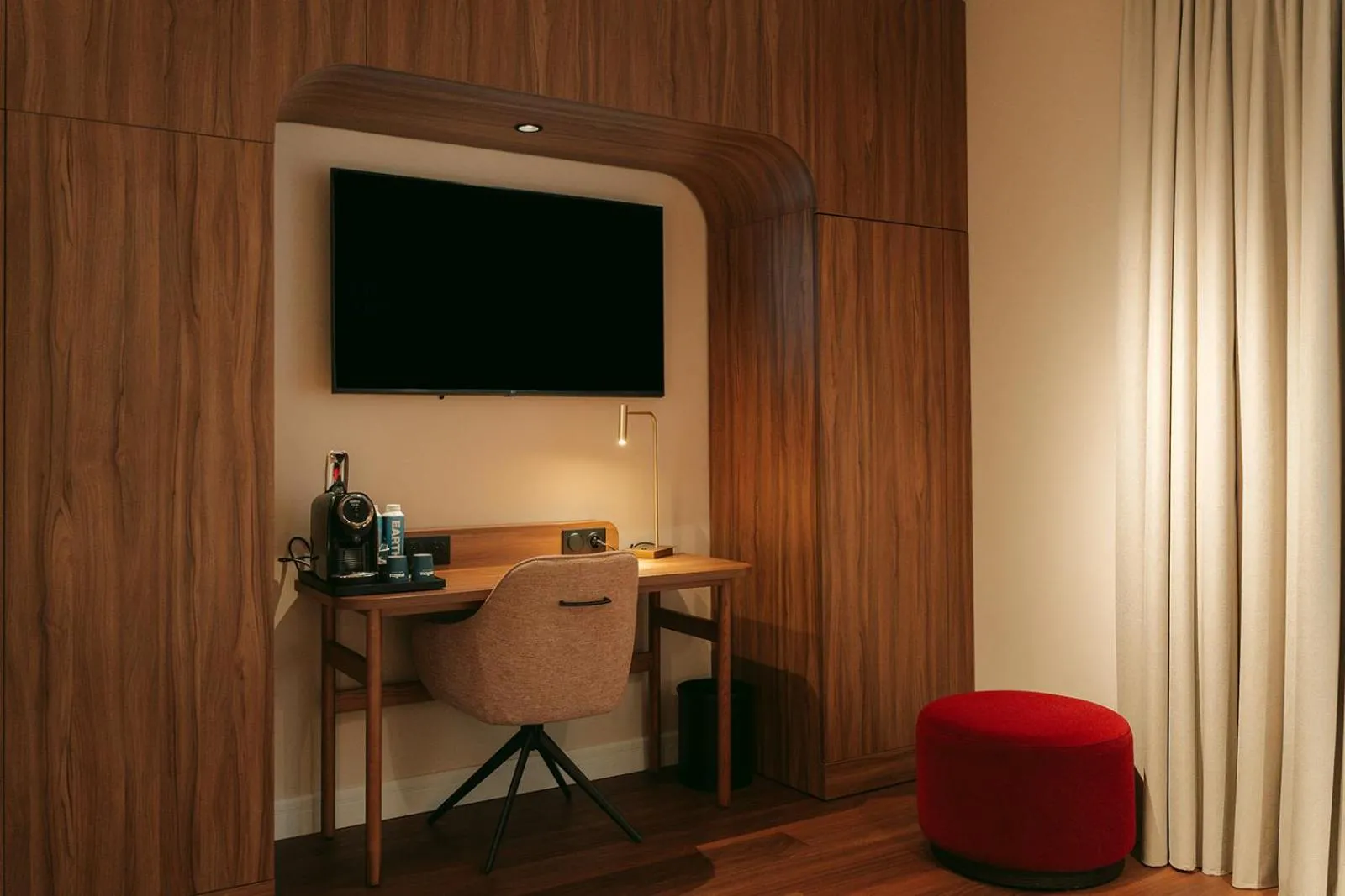 TV and multimedia in Via Antwerp