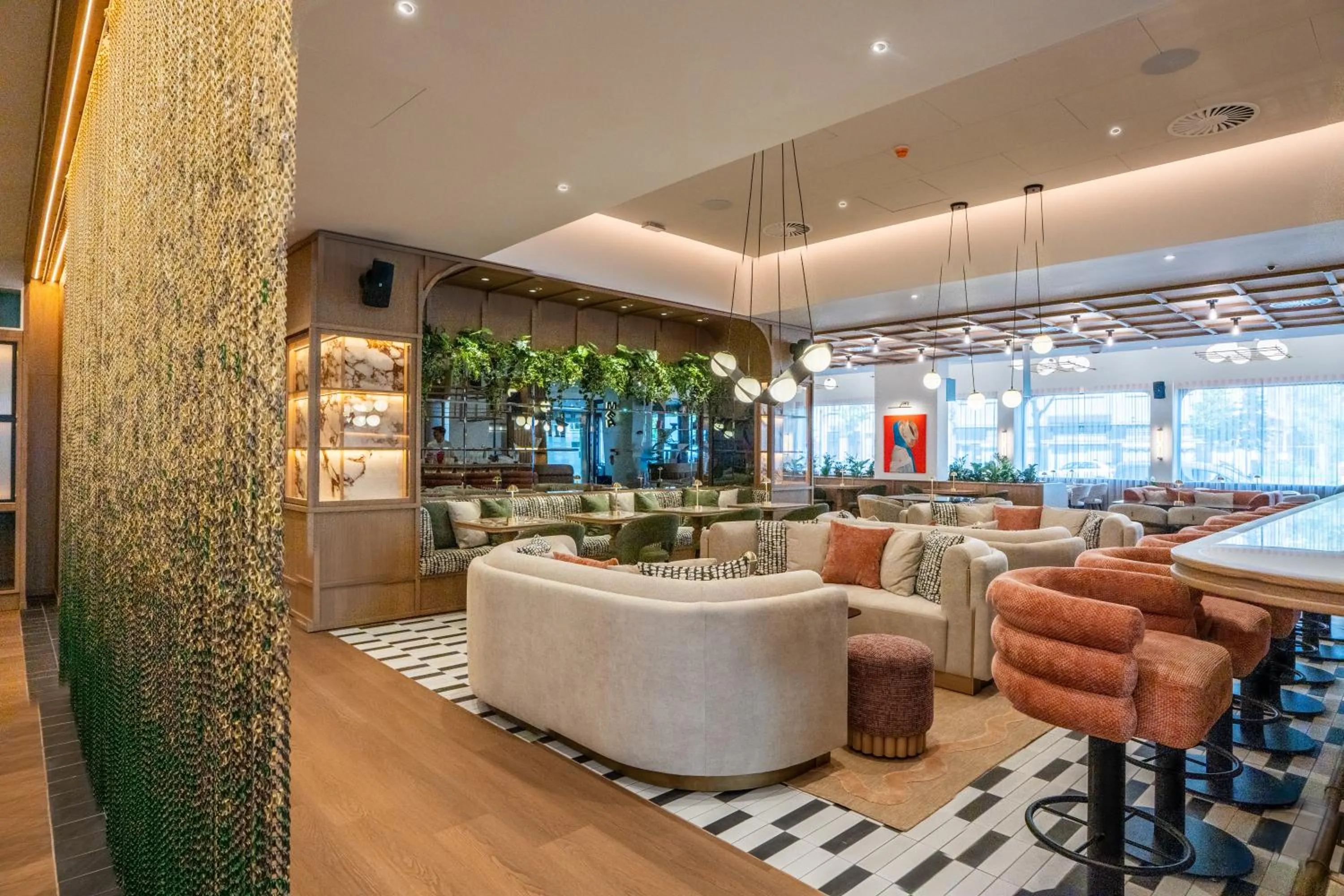 Restaurant/places to eat in Via Antwerp