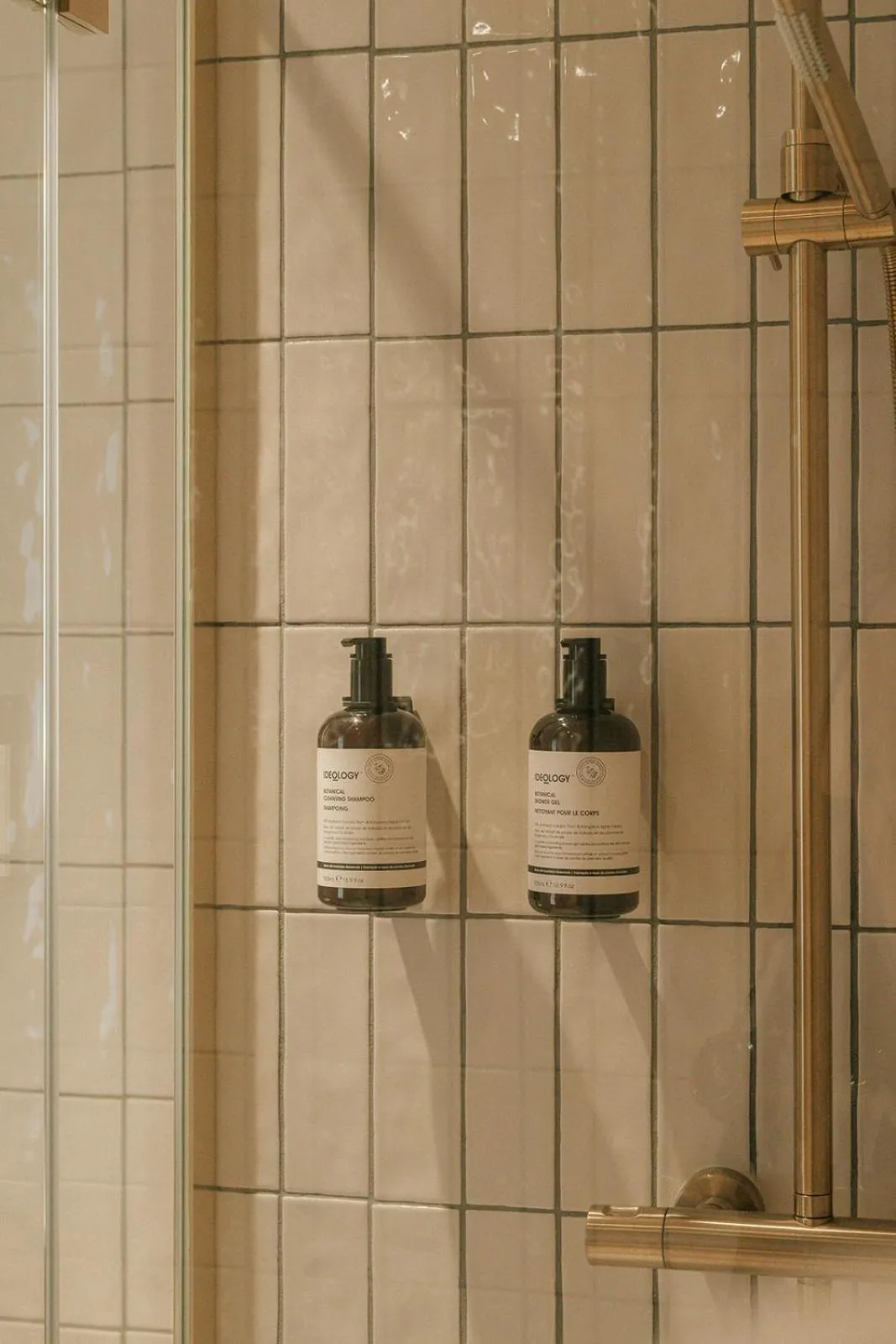 Shower in Via Antwerp