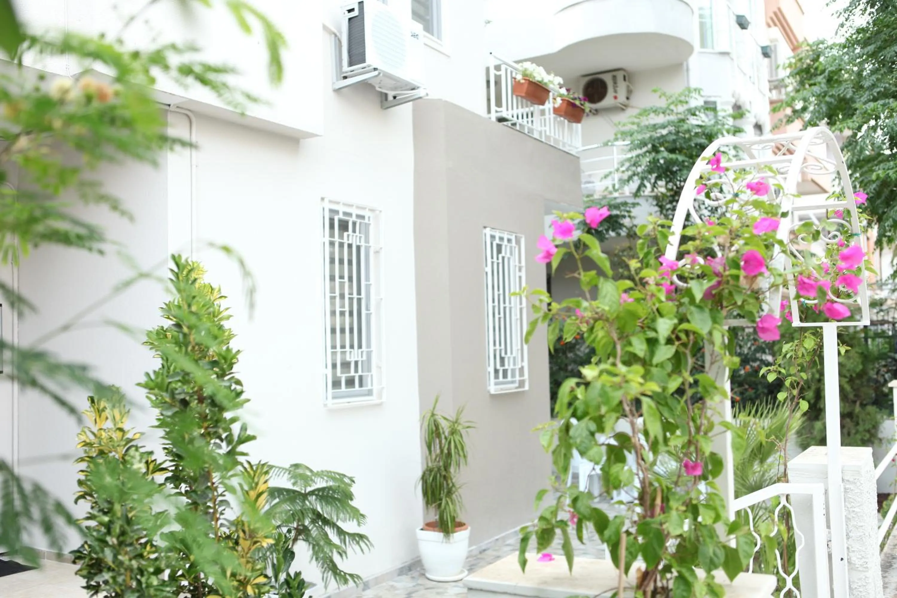 Facade/entrance in Terrasuit